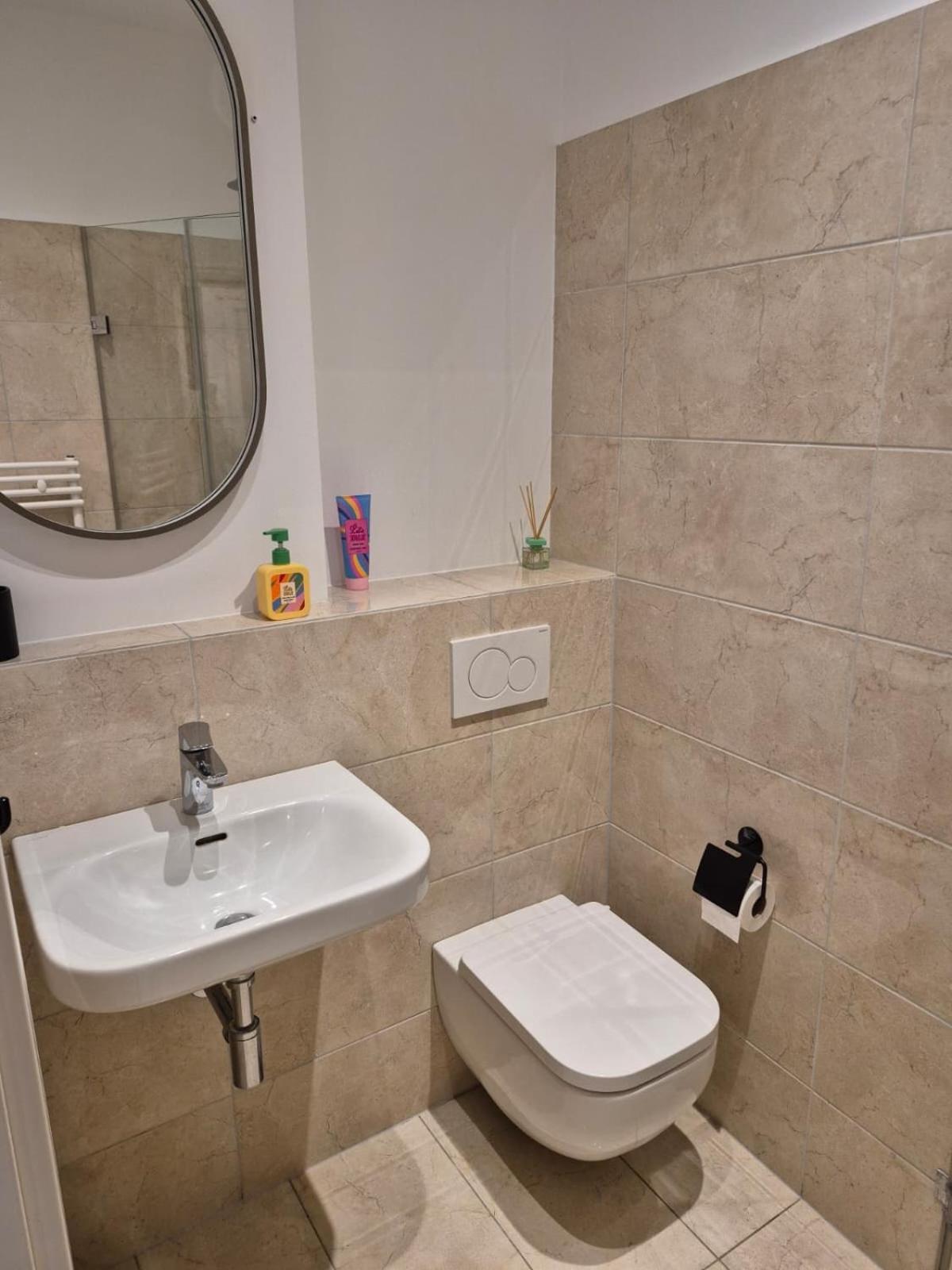 City Apartment am Rhein - Kapitol-Viertel - Kölner Dom & Hauptbahnhof - Modern Komfort - Perfekte Lage