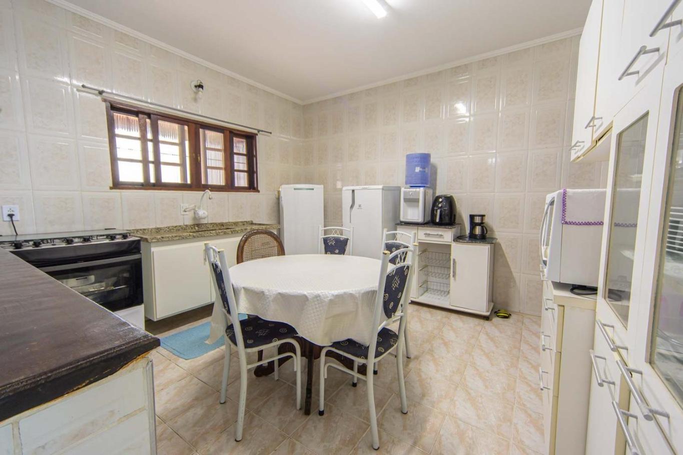 Casa com Piscina e Garagem a 550m da Praia