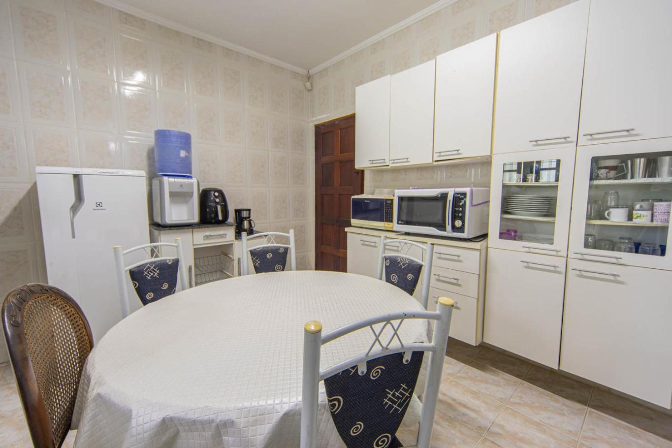 Casa com Piscina e Garagem a 550m da Praia