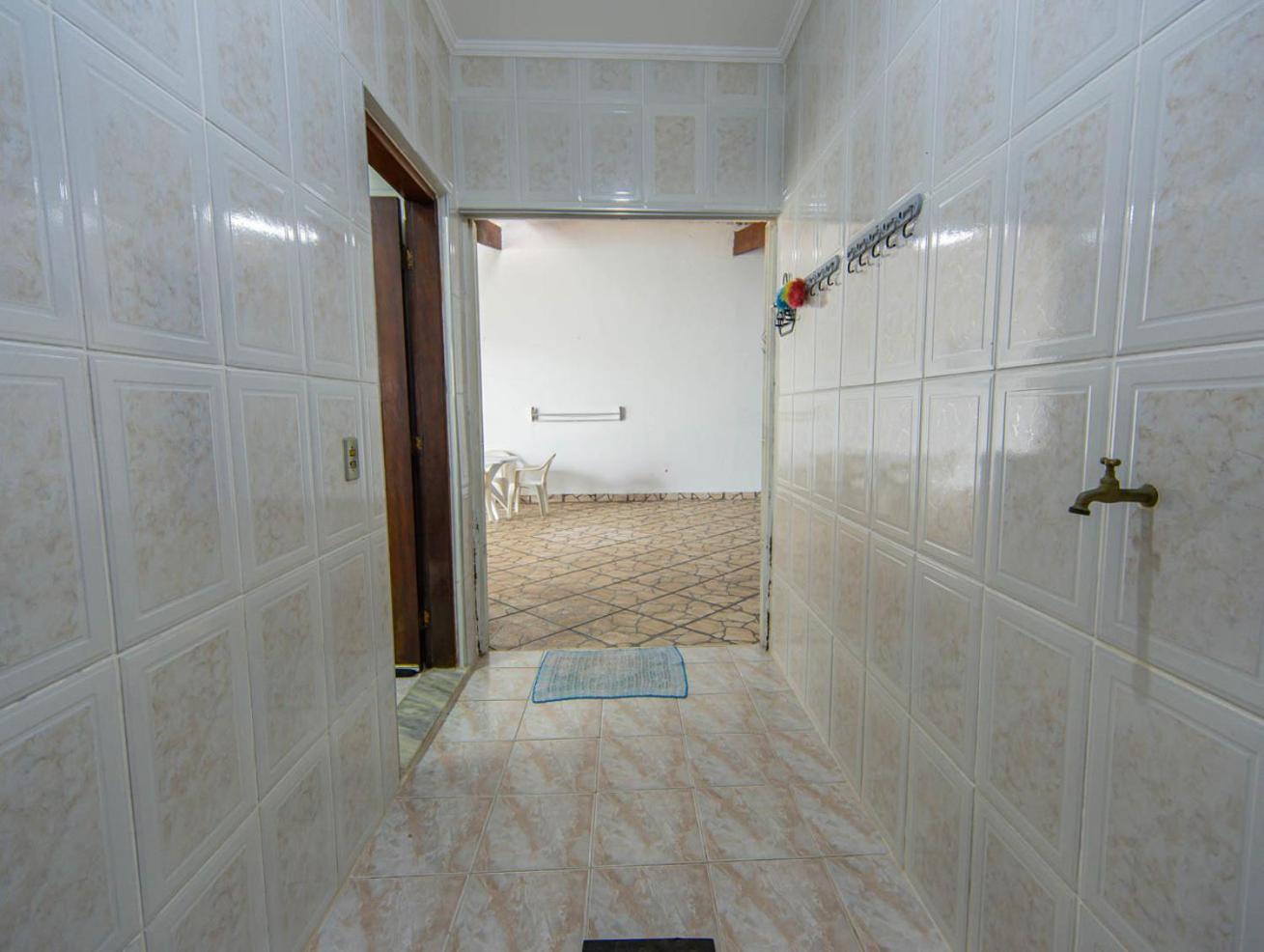 Casa com Piscina e Garagem a 550m da Praia