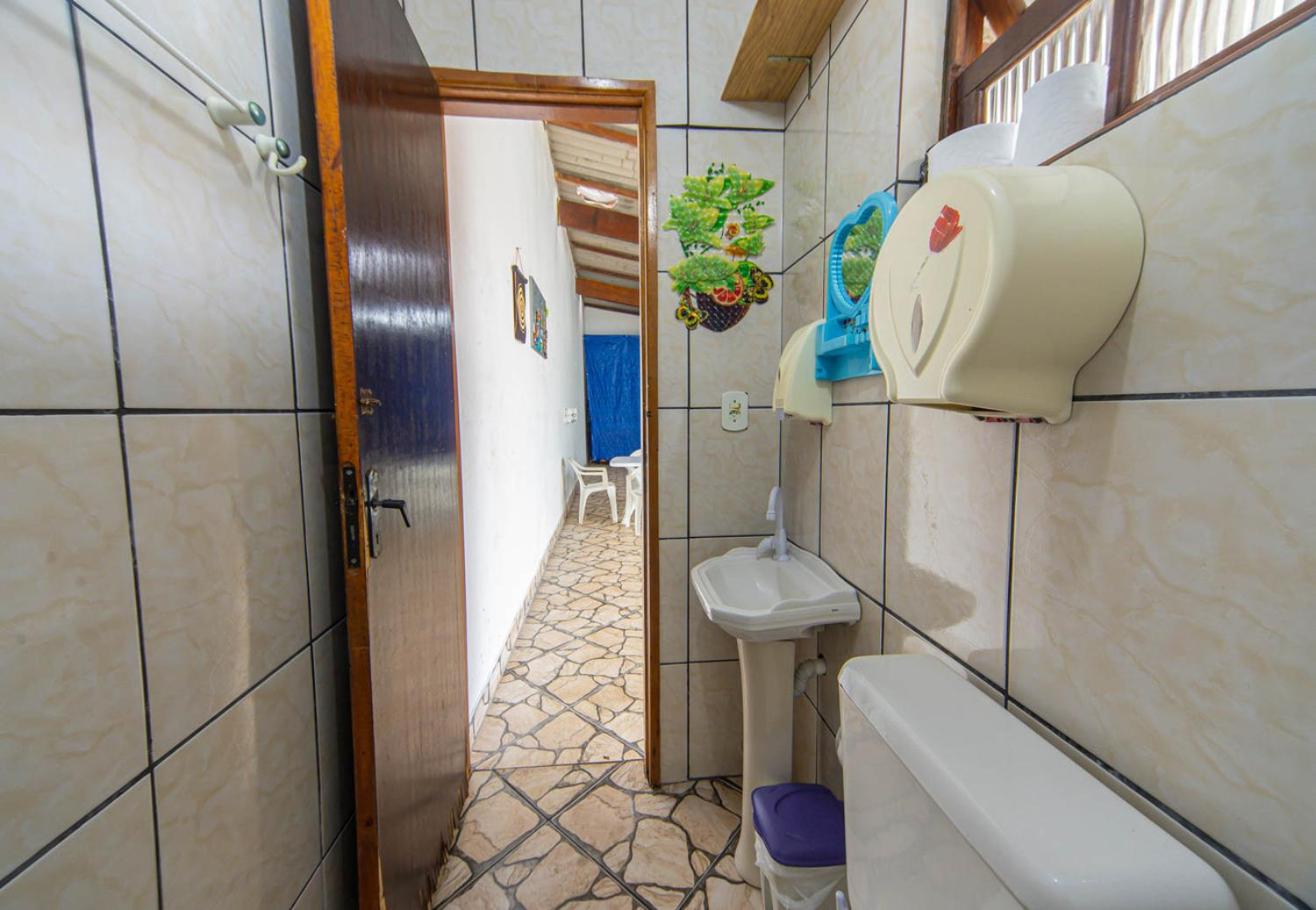 Casa com Piscina e Garagem a 550m da Praia
