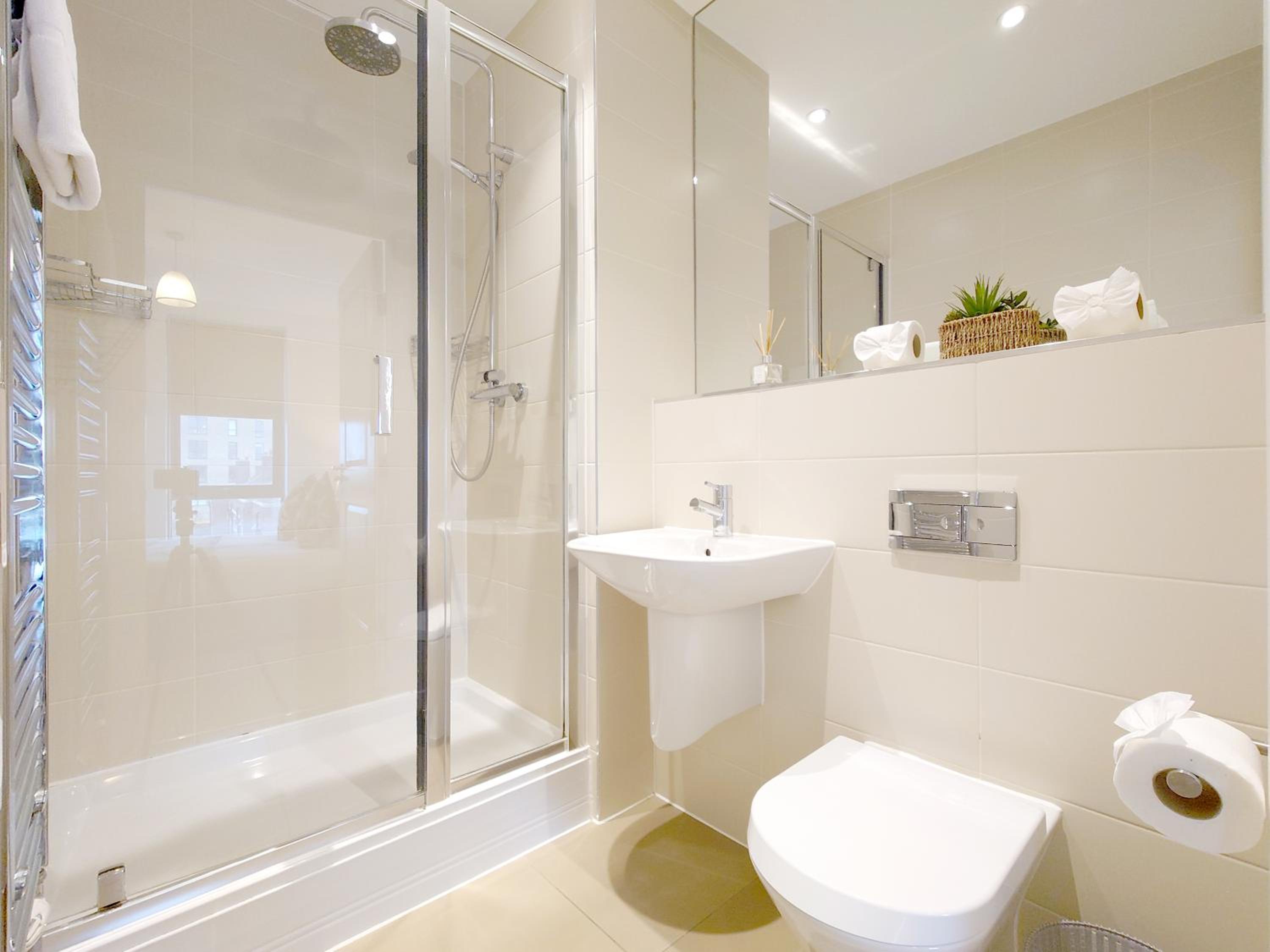 Spacious 2-Bedroom Apartment in Prime Location