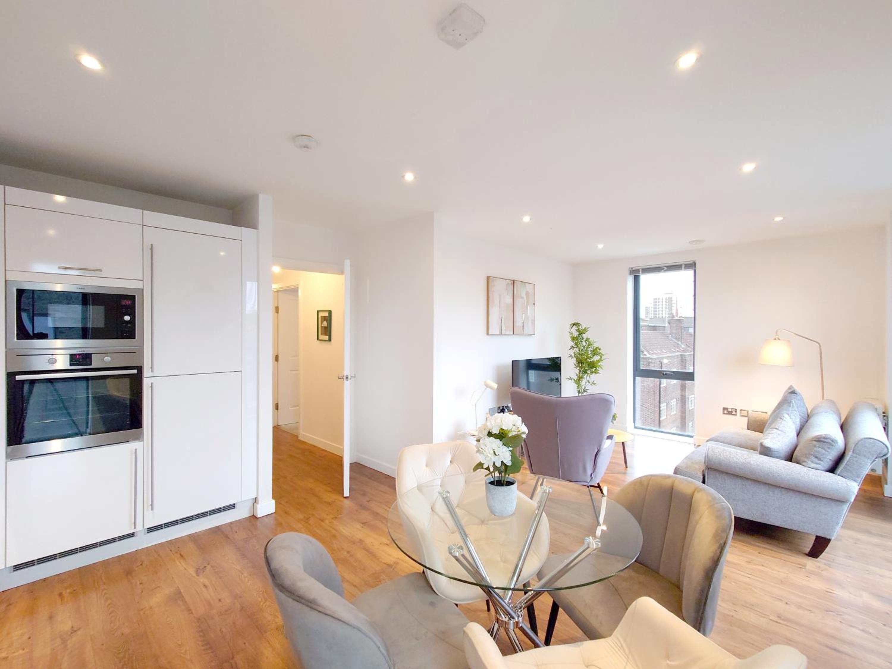 Spacious 2-Bedroom Apartment in Prime Location