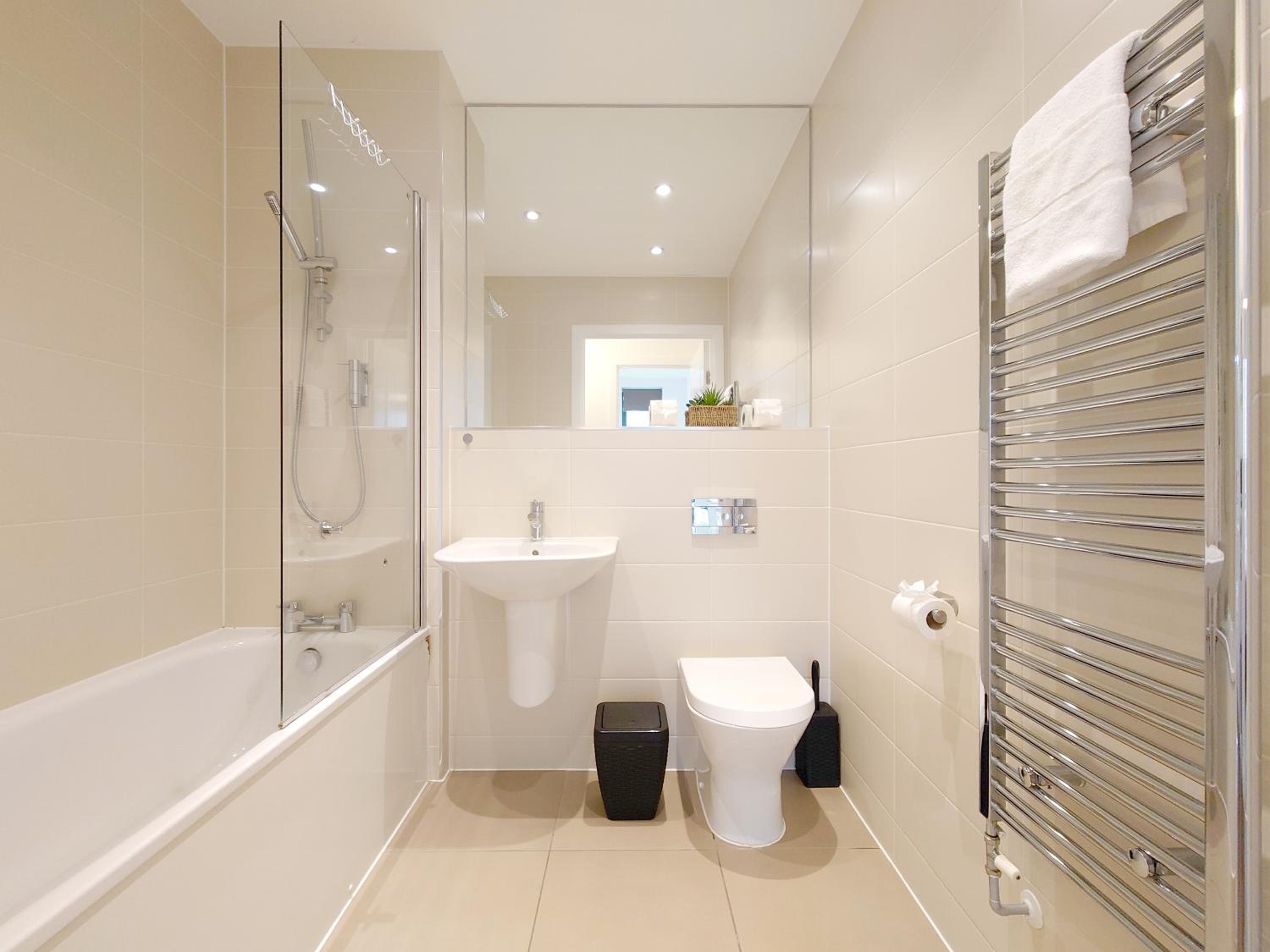 Spacious 2-Bedroom Apartment in Prime Location