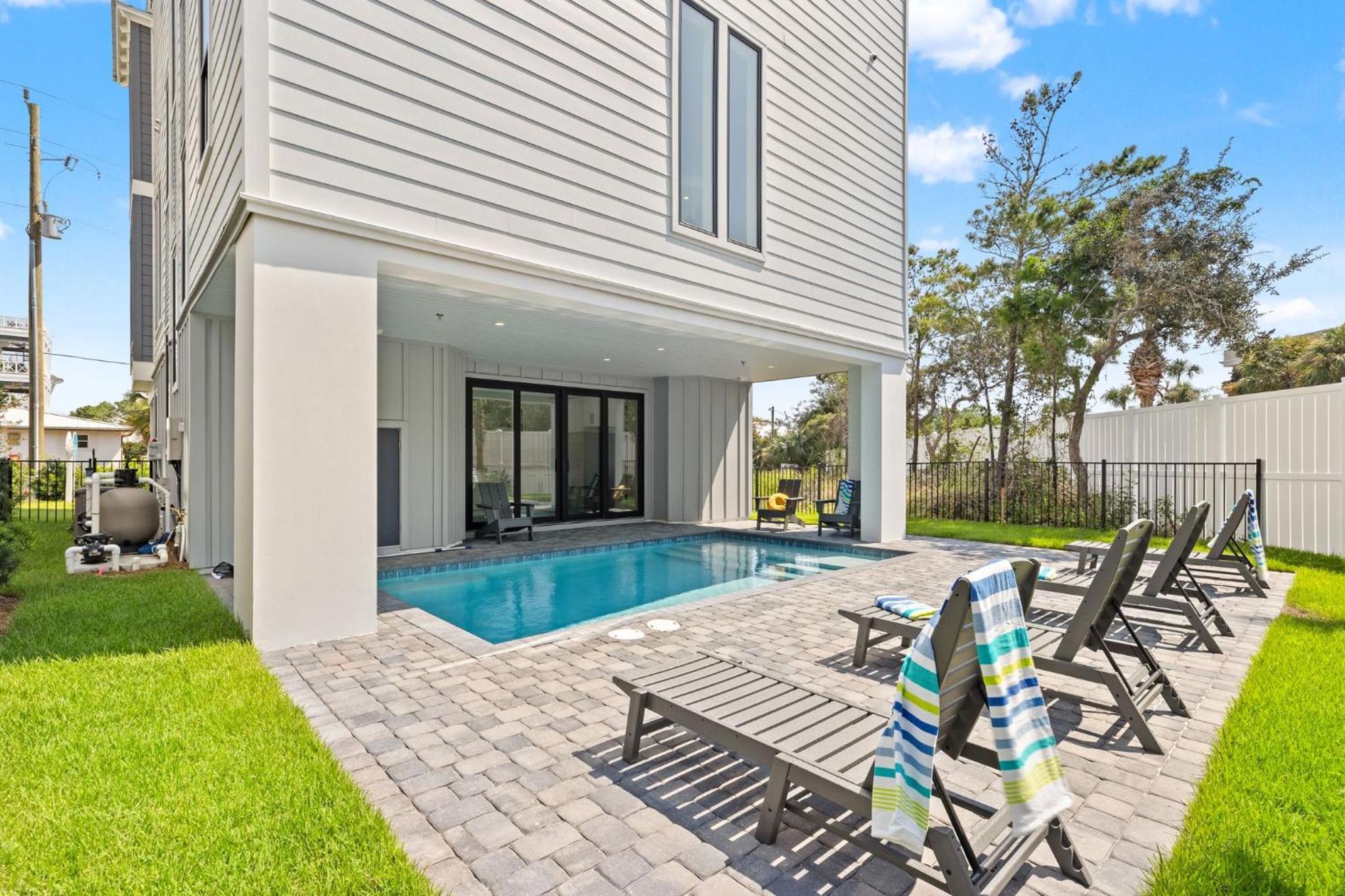 BRAND NEW Coastal Modern Beach Retreat w/ Private Pool, 1 Minute to the Beach