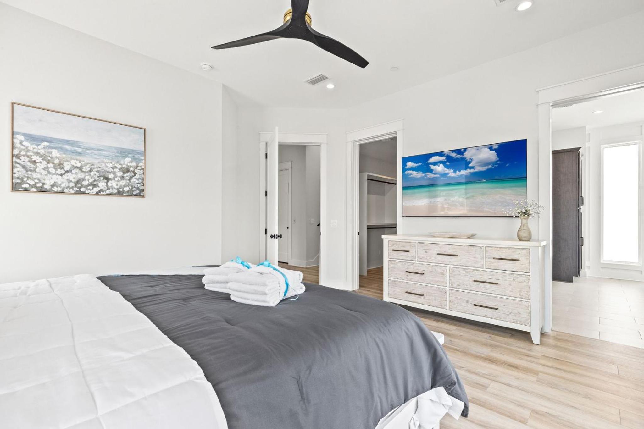BRAND NEW Coastal Modern Beach Retreat w/ Private Pool, 1 Minute to the Beach