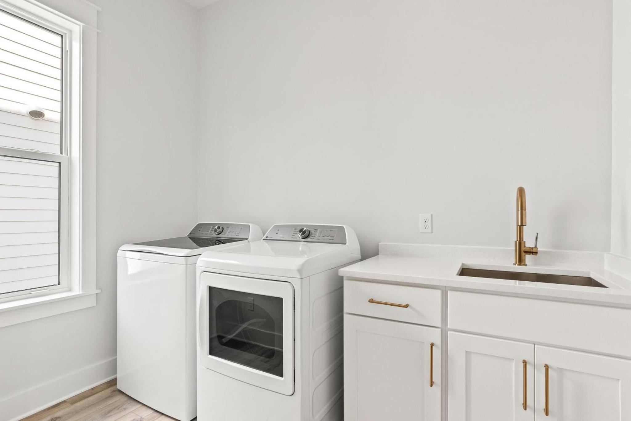 BRAND NEW Coastal Modern Beach Retreat w/ Private Pool, 1 Minute to the Beach