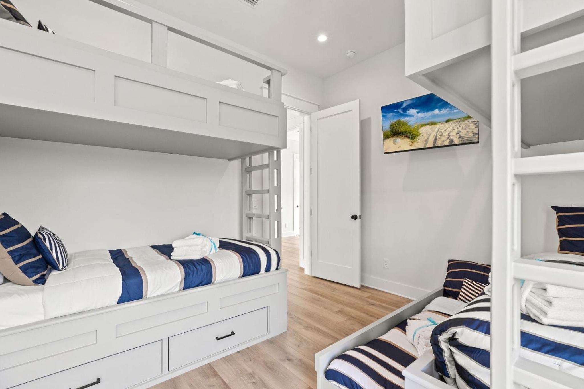 BRAND NEW Coastal Modern Beach Retreat w/ Private Pool, 1 Minute to the Beach