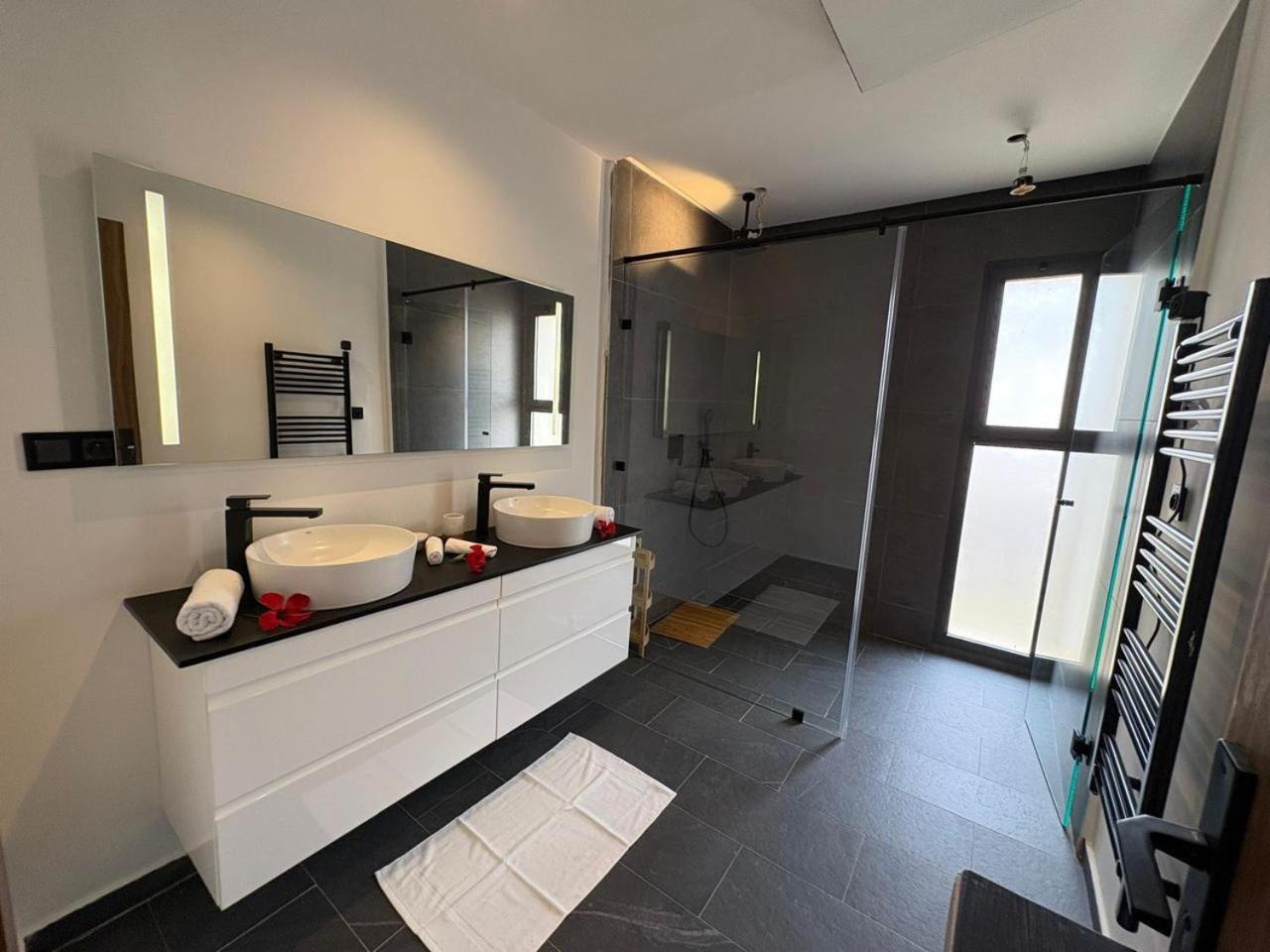 luxury 5 bedroom home