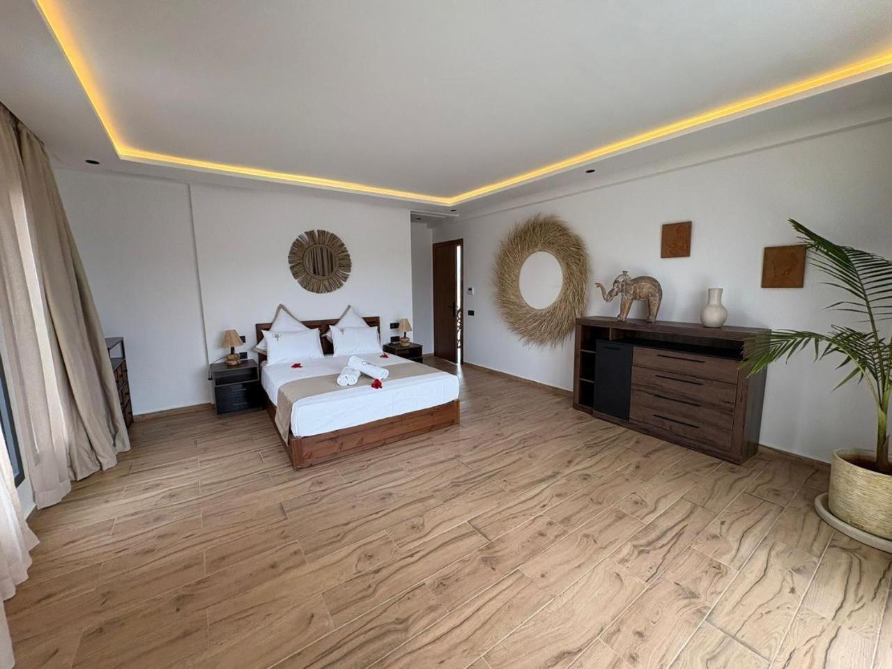 luxury 5 bedroom home