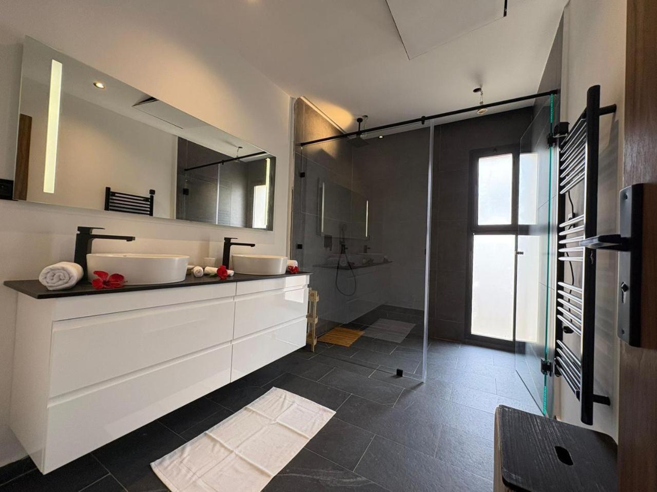 luxury 5 bedroom home