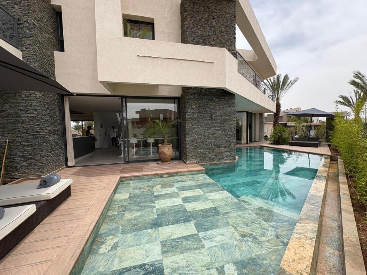 luxury 5 bedroom home