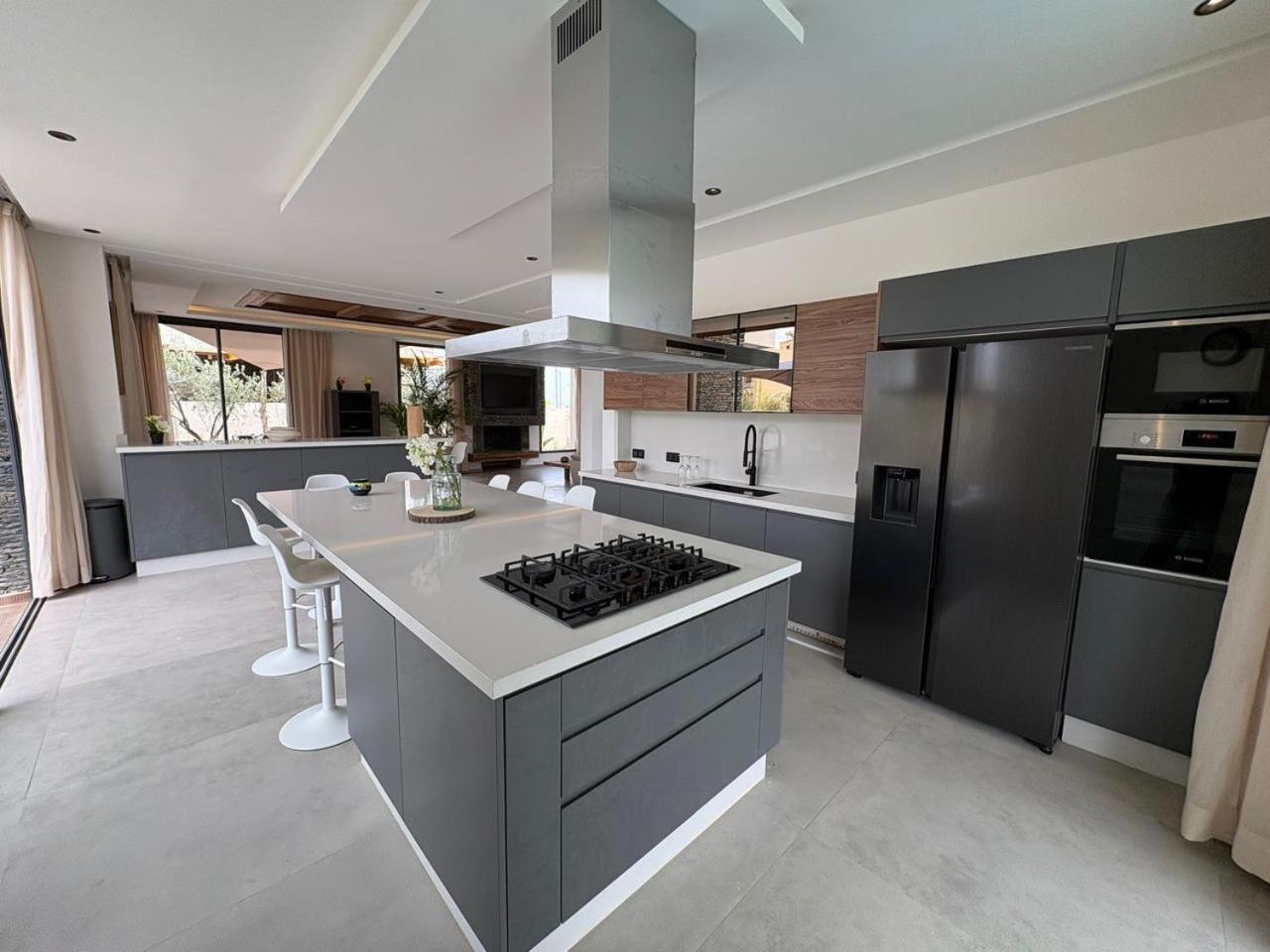 luxury 5 bedroom home