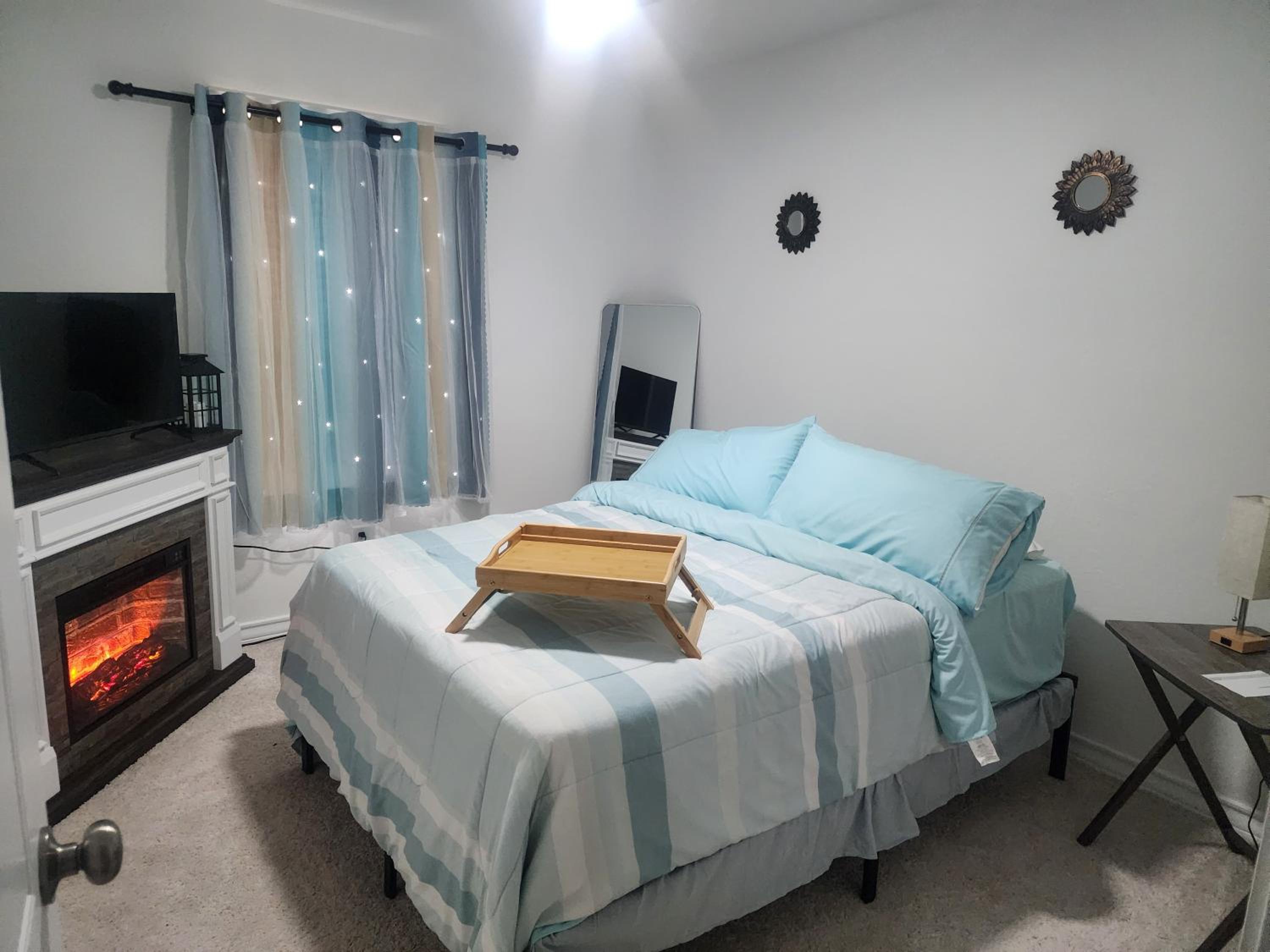 Private Cozy Rooms and Bathroom in Home near Seaworld Riverwalk and AFB