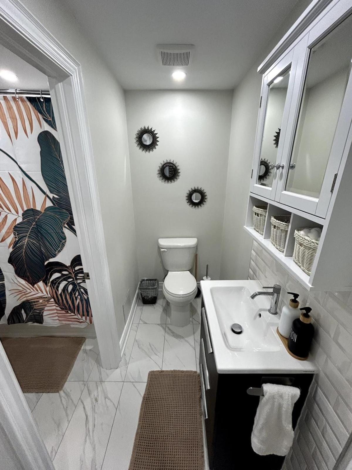 Your cozy Caribbean-inspired stay just 1 hour north of Toronto
