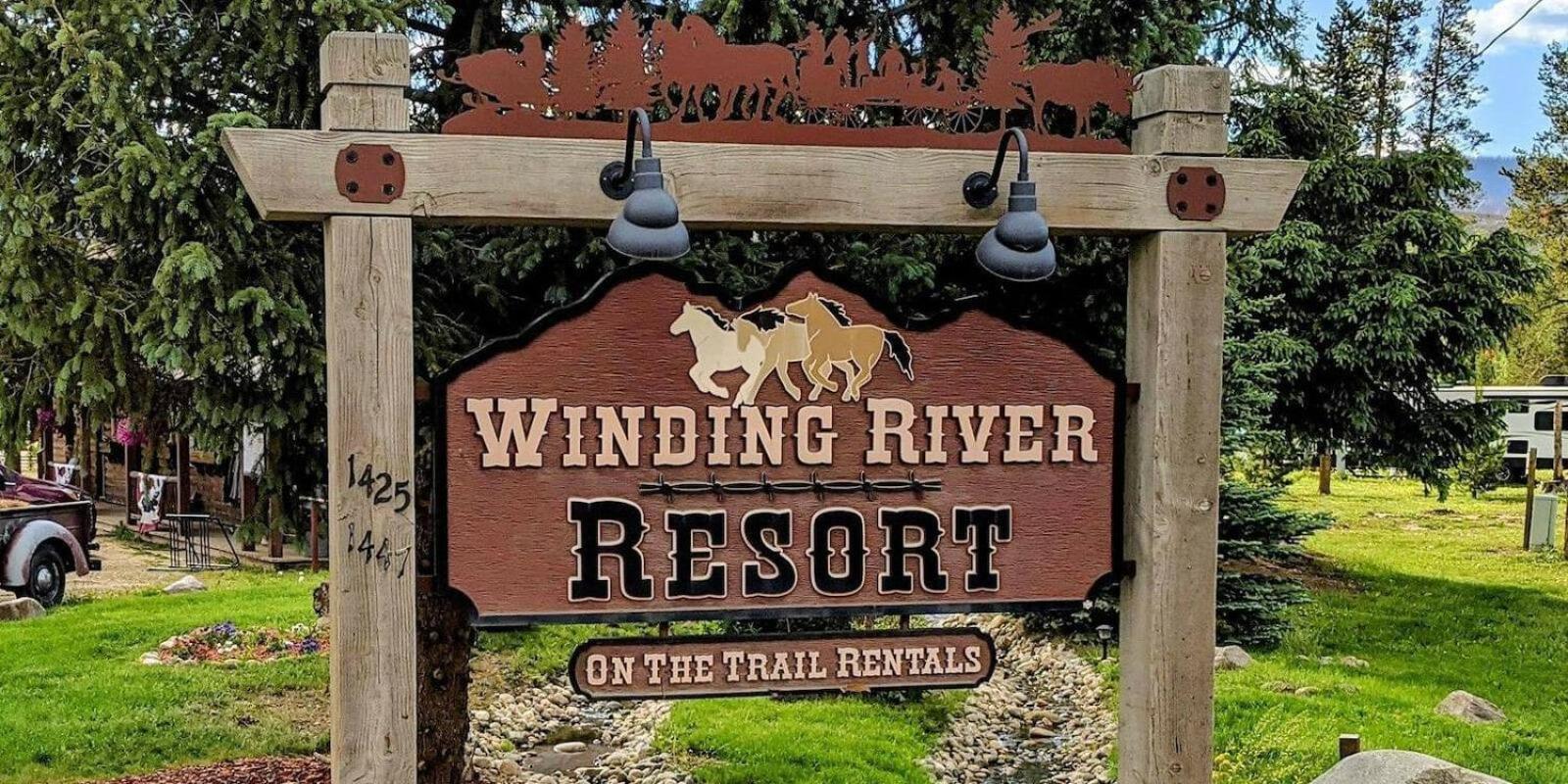New Mountain Home, Amazing Unobstructed Lake & Mountain Views, Hot Tub, Close to Town!