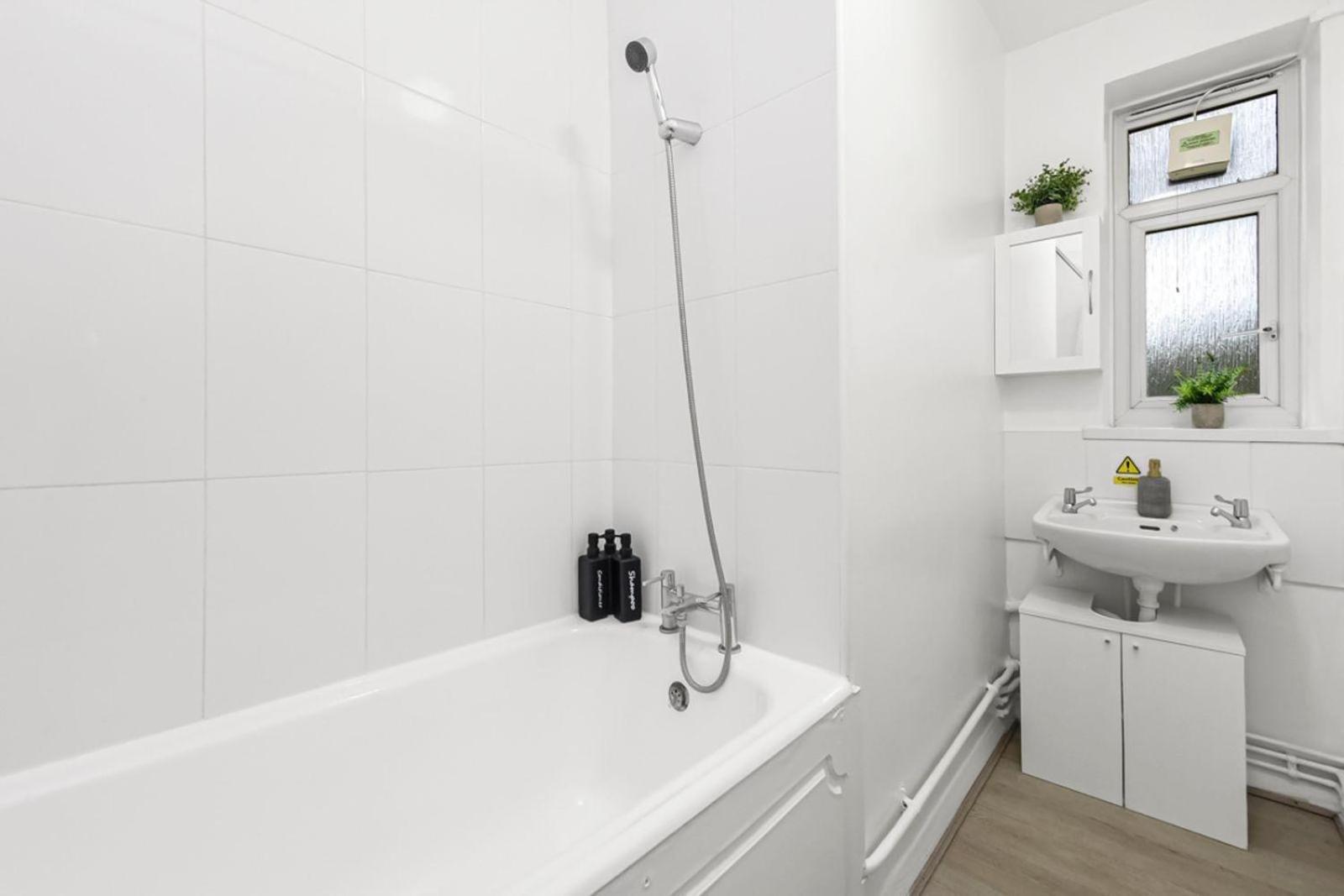 Quiet and bright 3 bed Apartment in Wandsworth