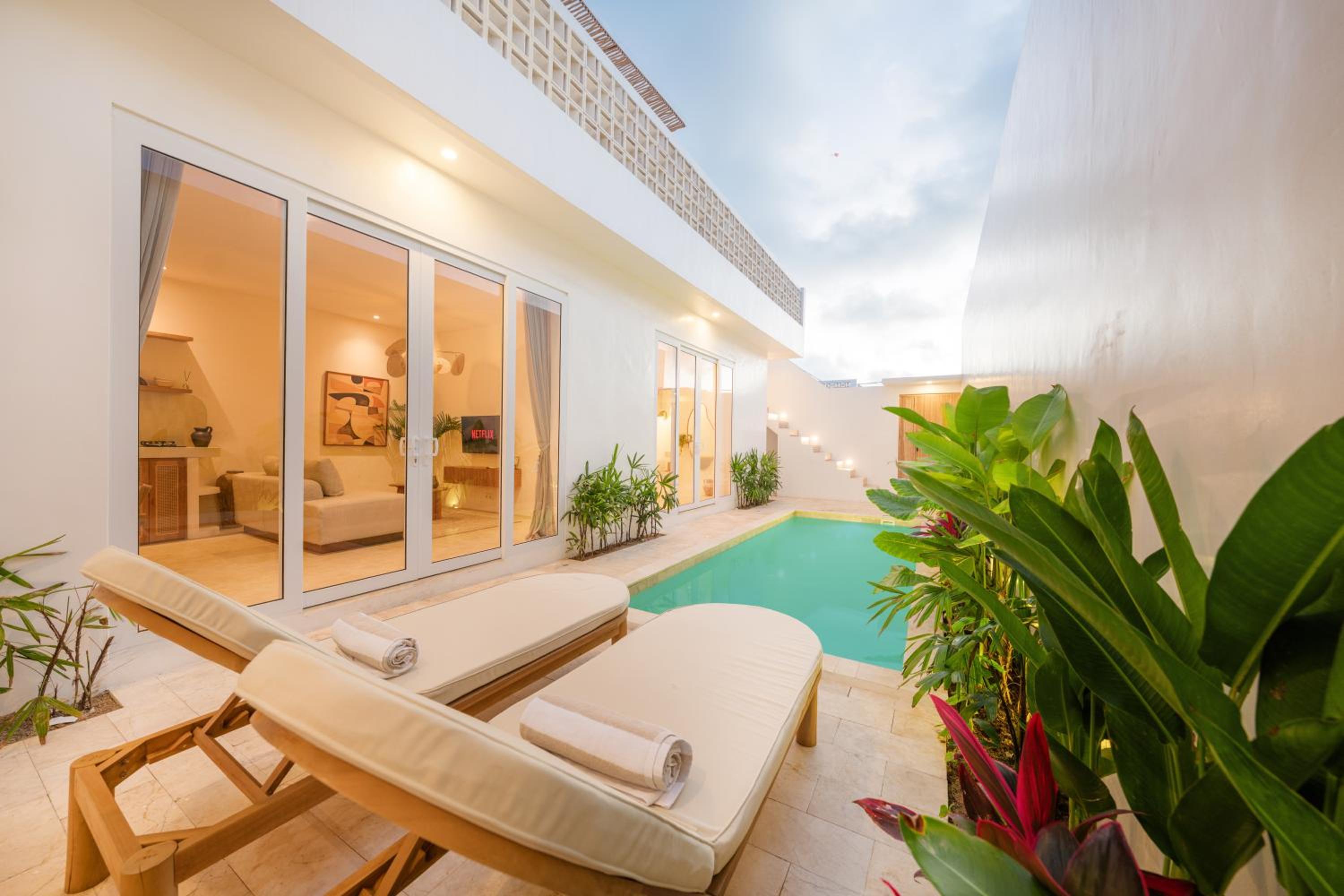 Sira Rosa Villa 2BR with Rooftop Oasis