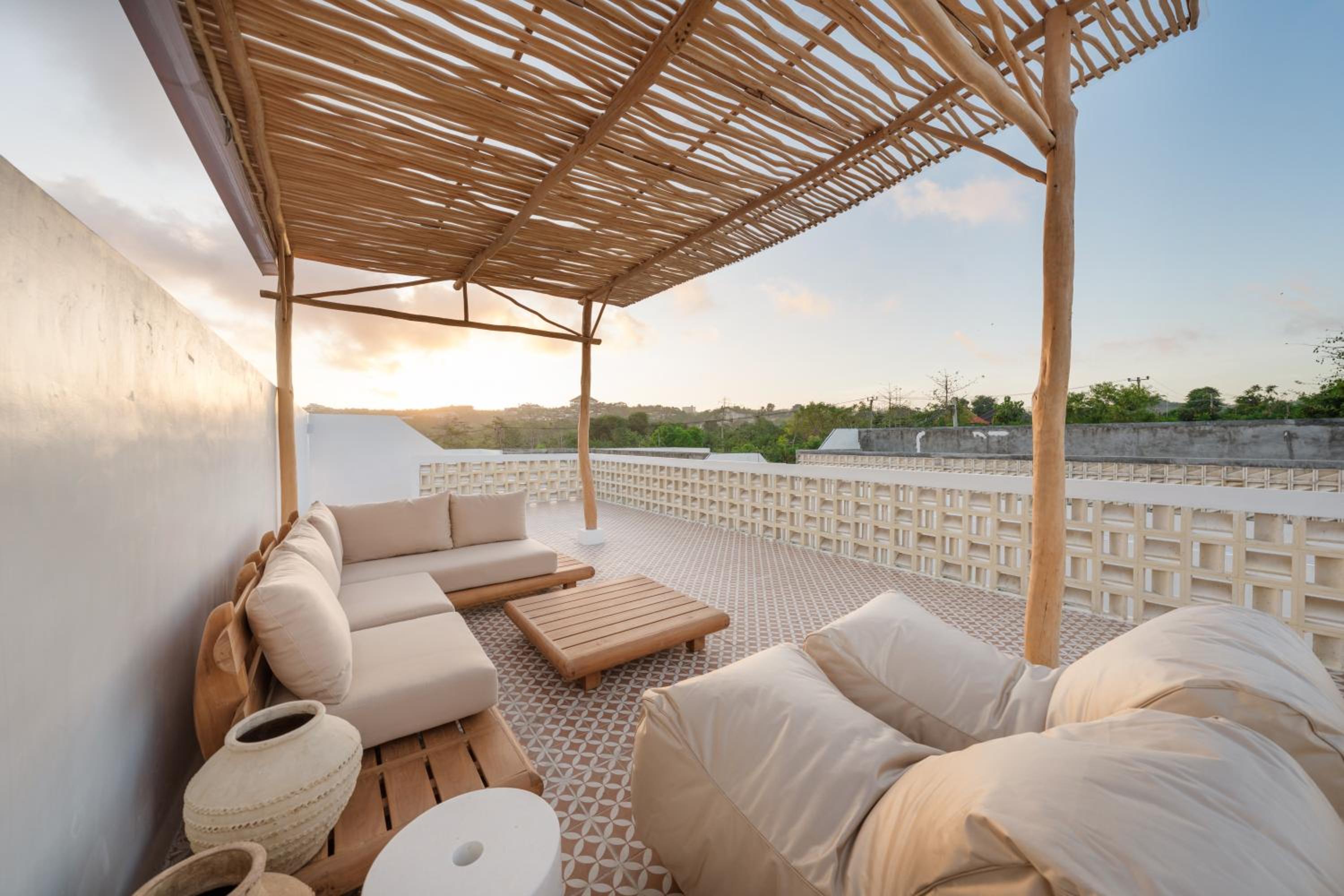 Sira Rosa Villa 2BR with Rooftop Oasis