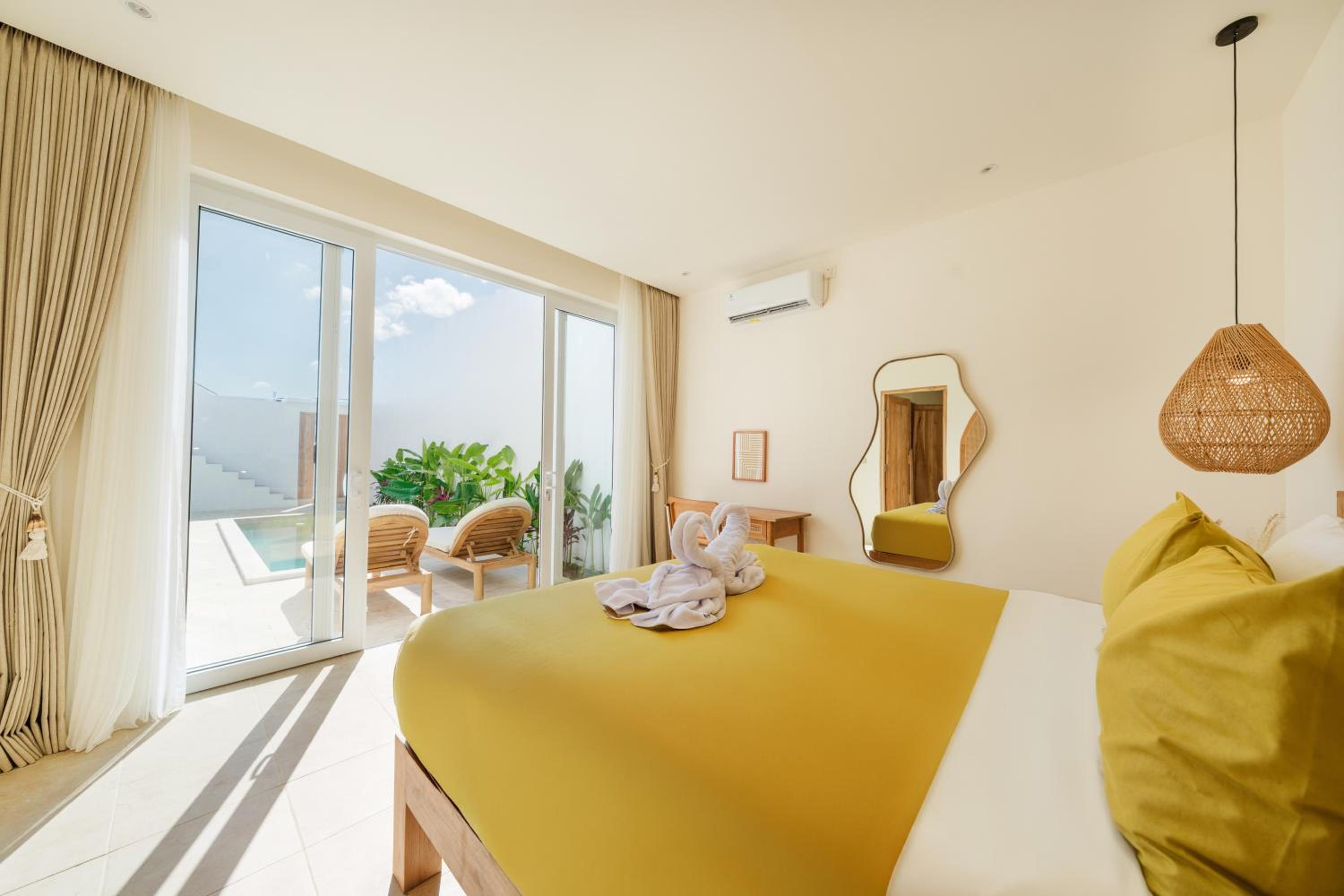 Sira Rosa Villa 2BR with Rooftop Oasis