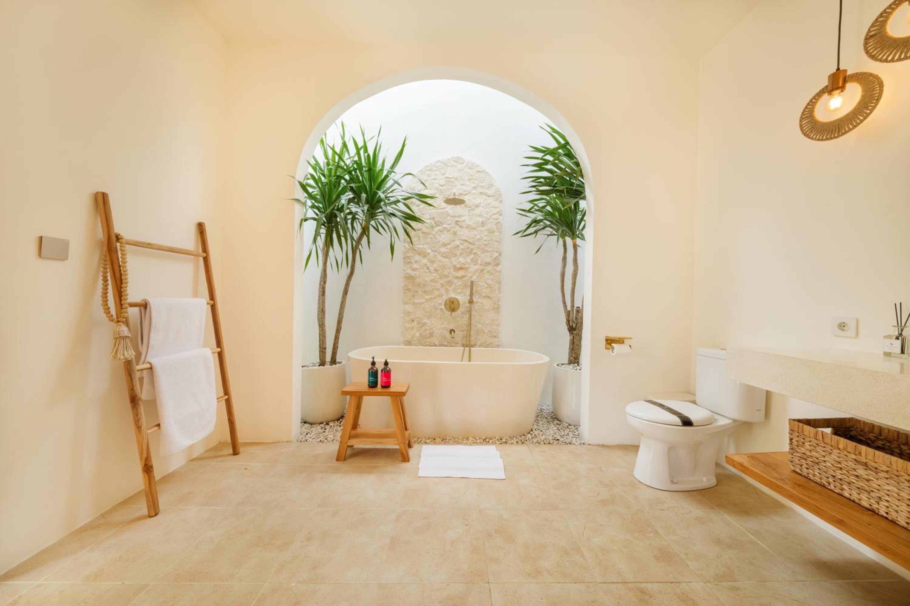 Sira Rosa Villa 2BR with Rooftop Oasis