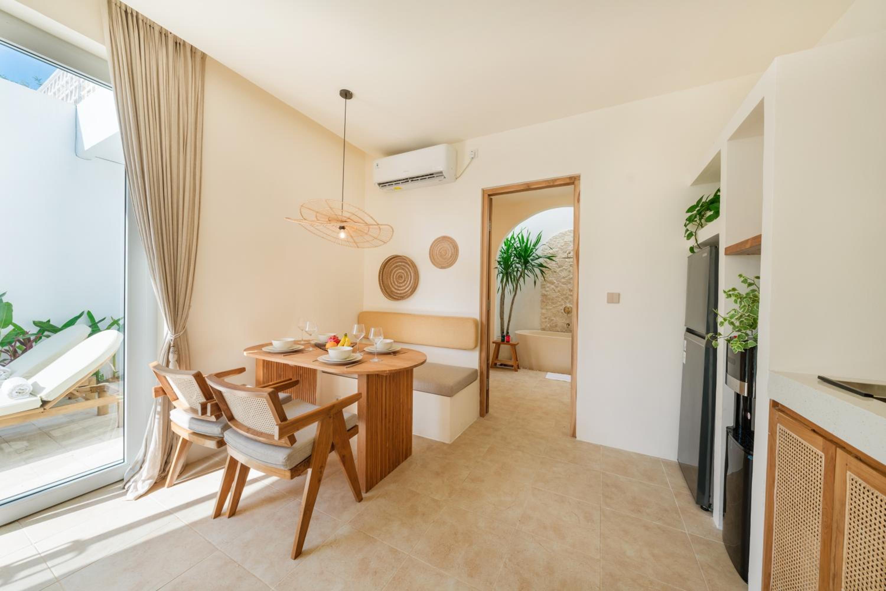 Sira Rosa Villa 2BR with Rooftop Oasis