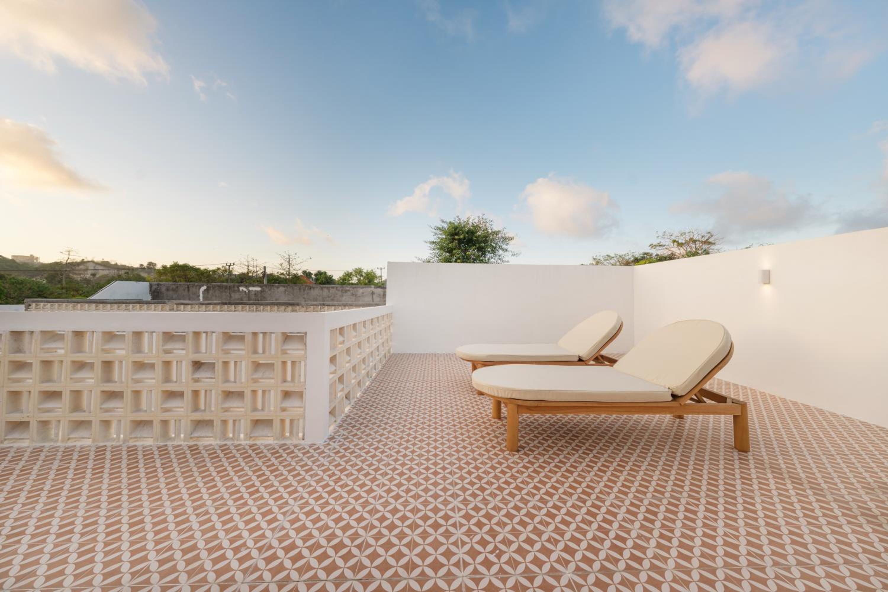 Sira Rosa Villa 2BR with Rooftop Oasis