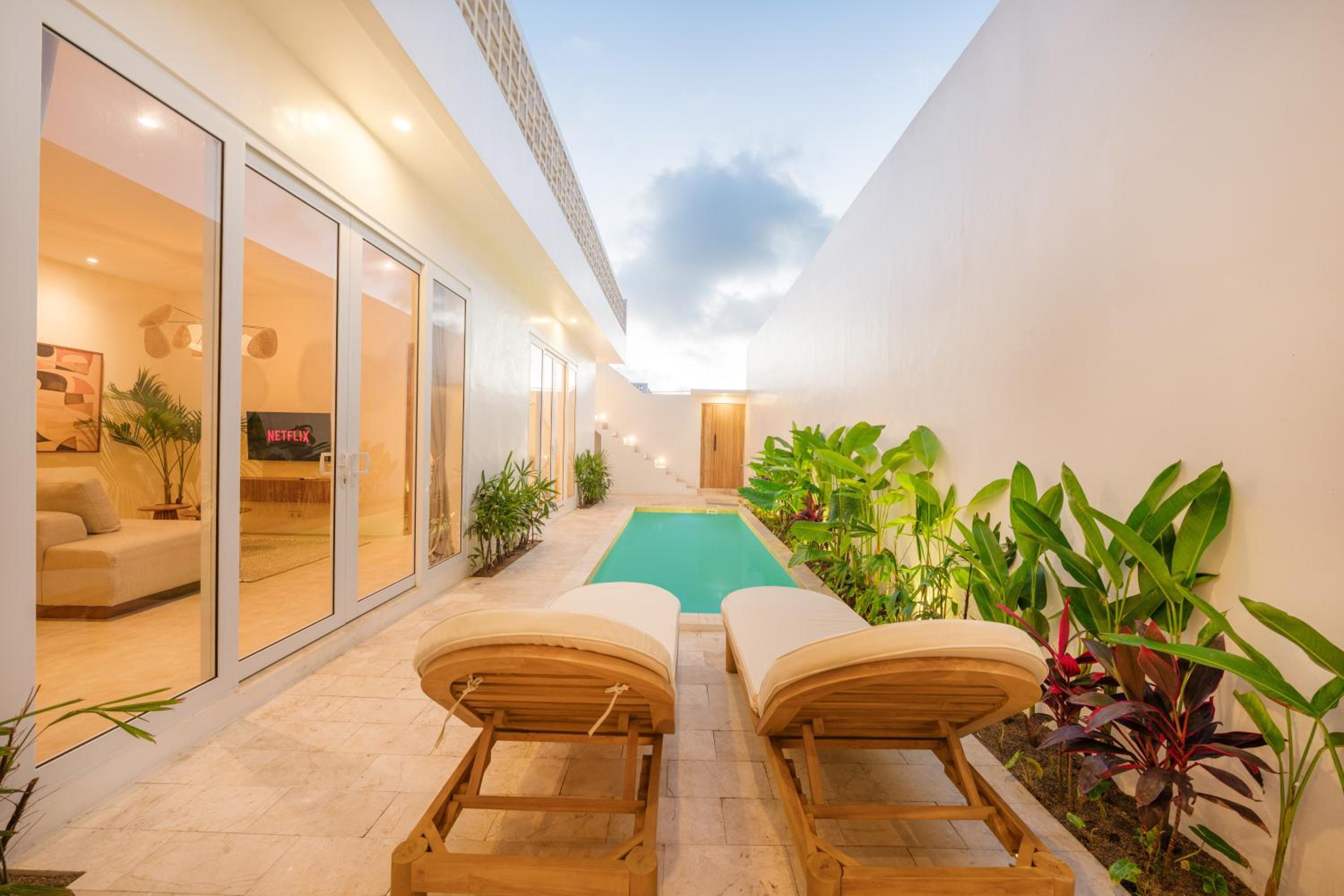 Sira Rosa Villa 2BR with Rooftop Oasis
