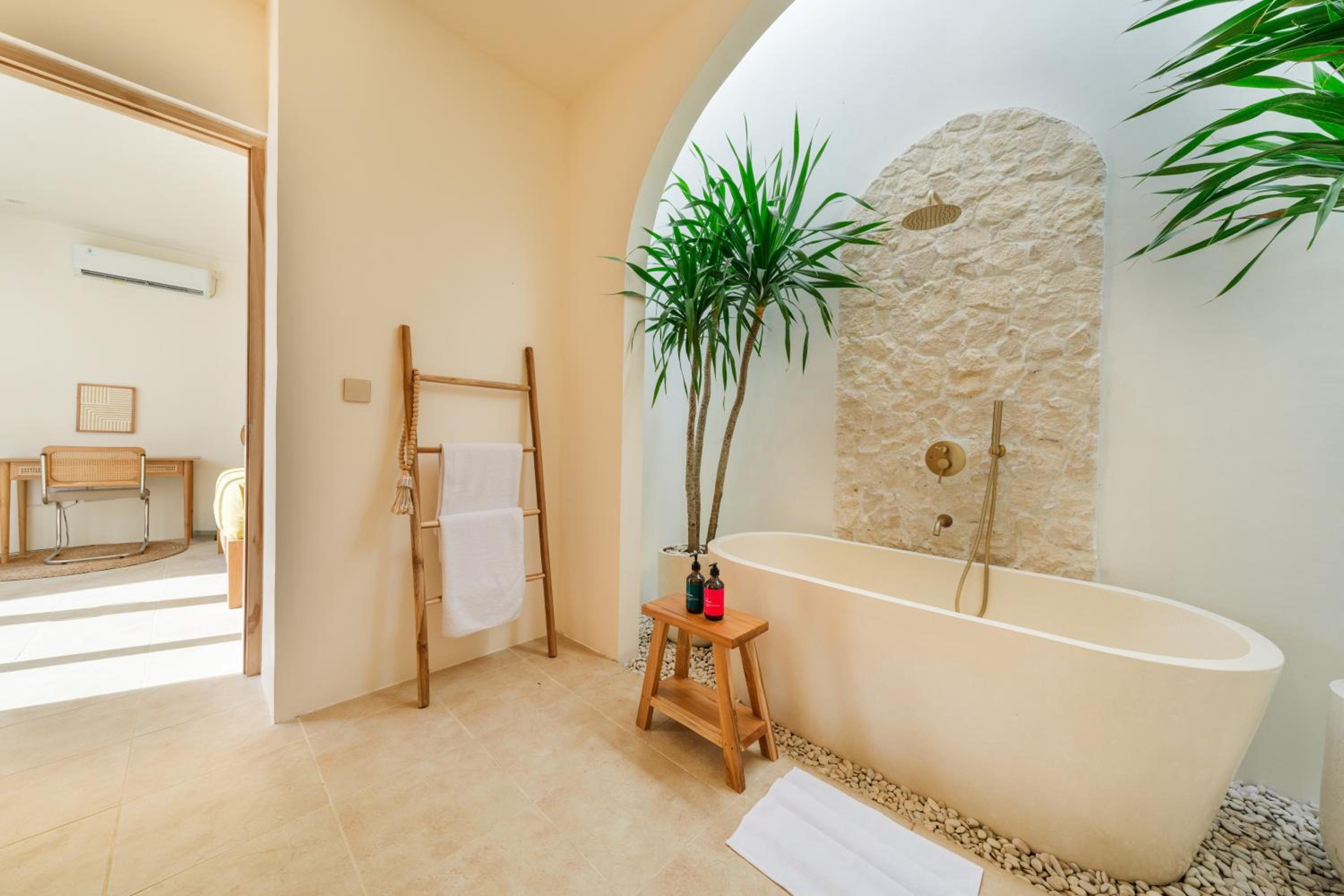 Sira Rosa Villa 2BR with Rooftop Oasis