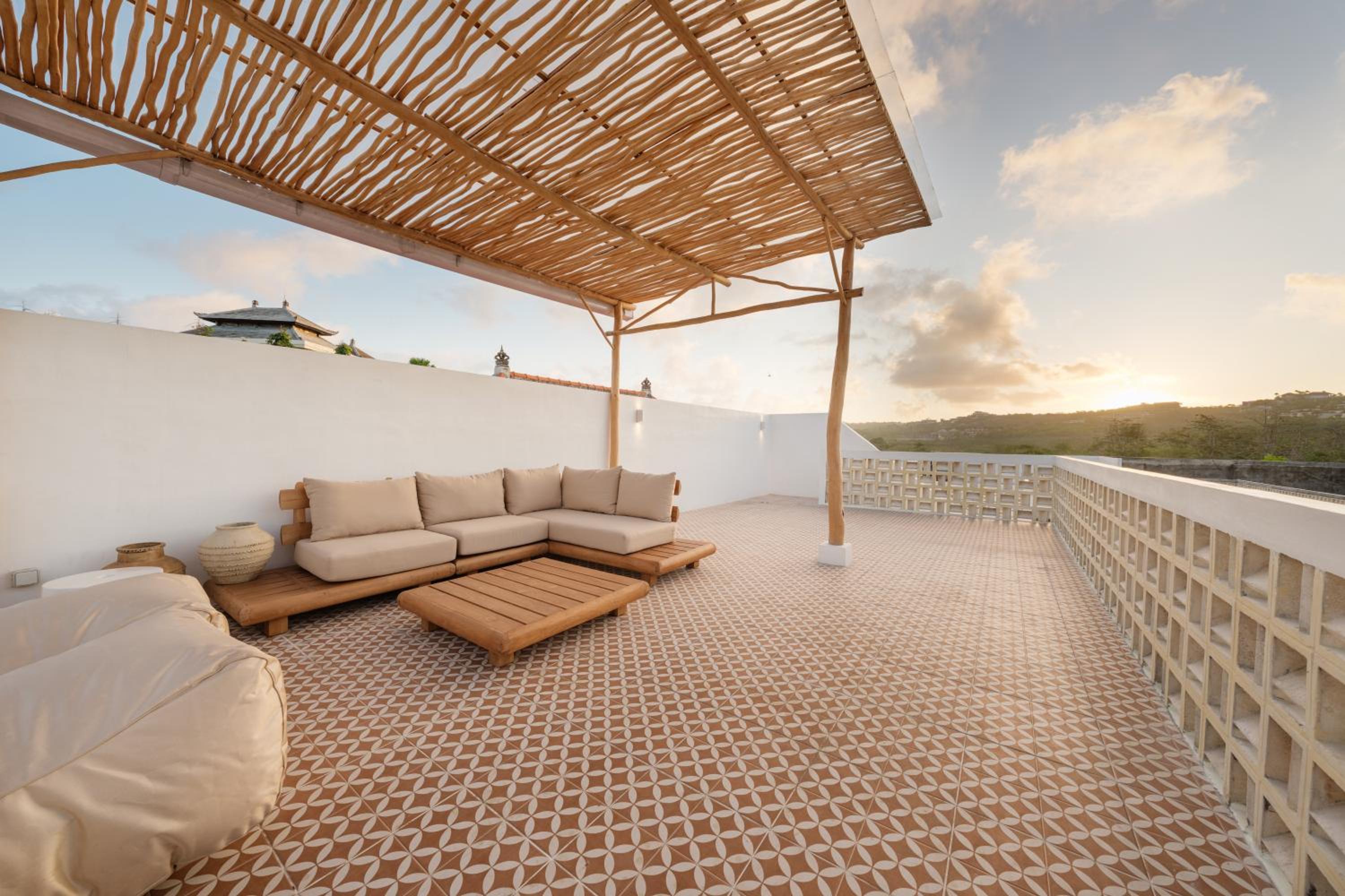 Sira Rosa Villa 2BR with Rooftop Oasis