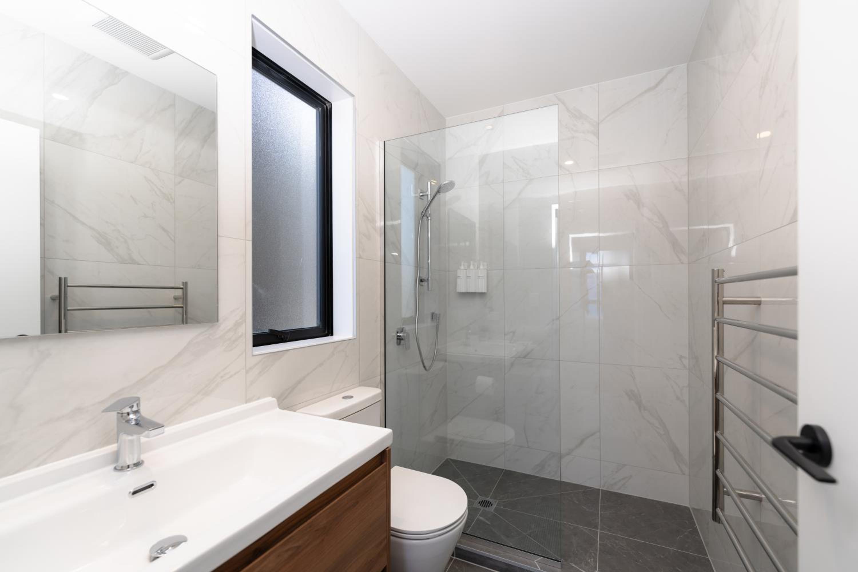 The Alpine Lakeview Luxe Retreat