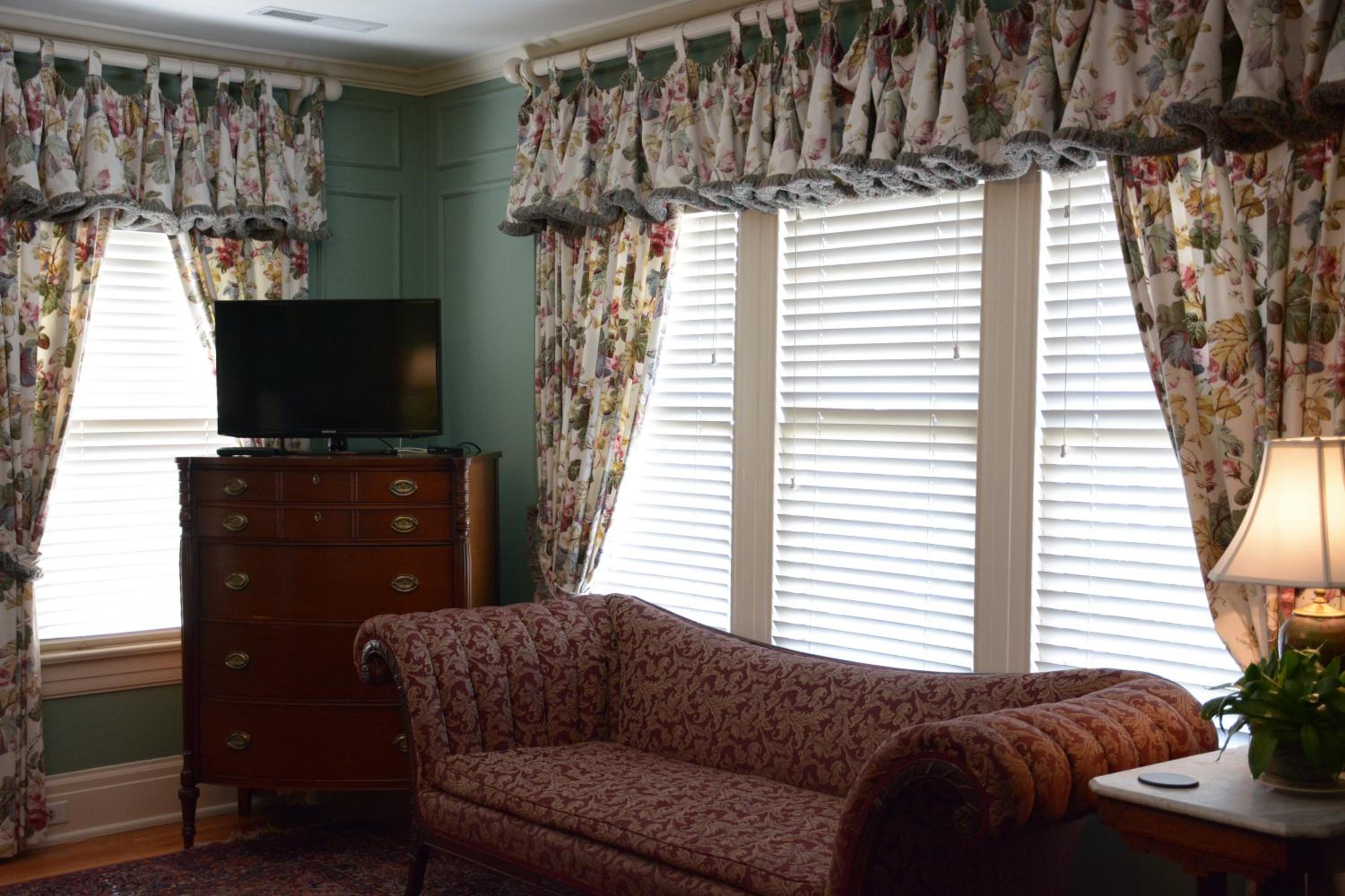 Bluff View Inn