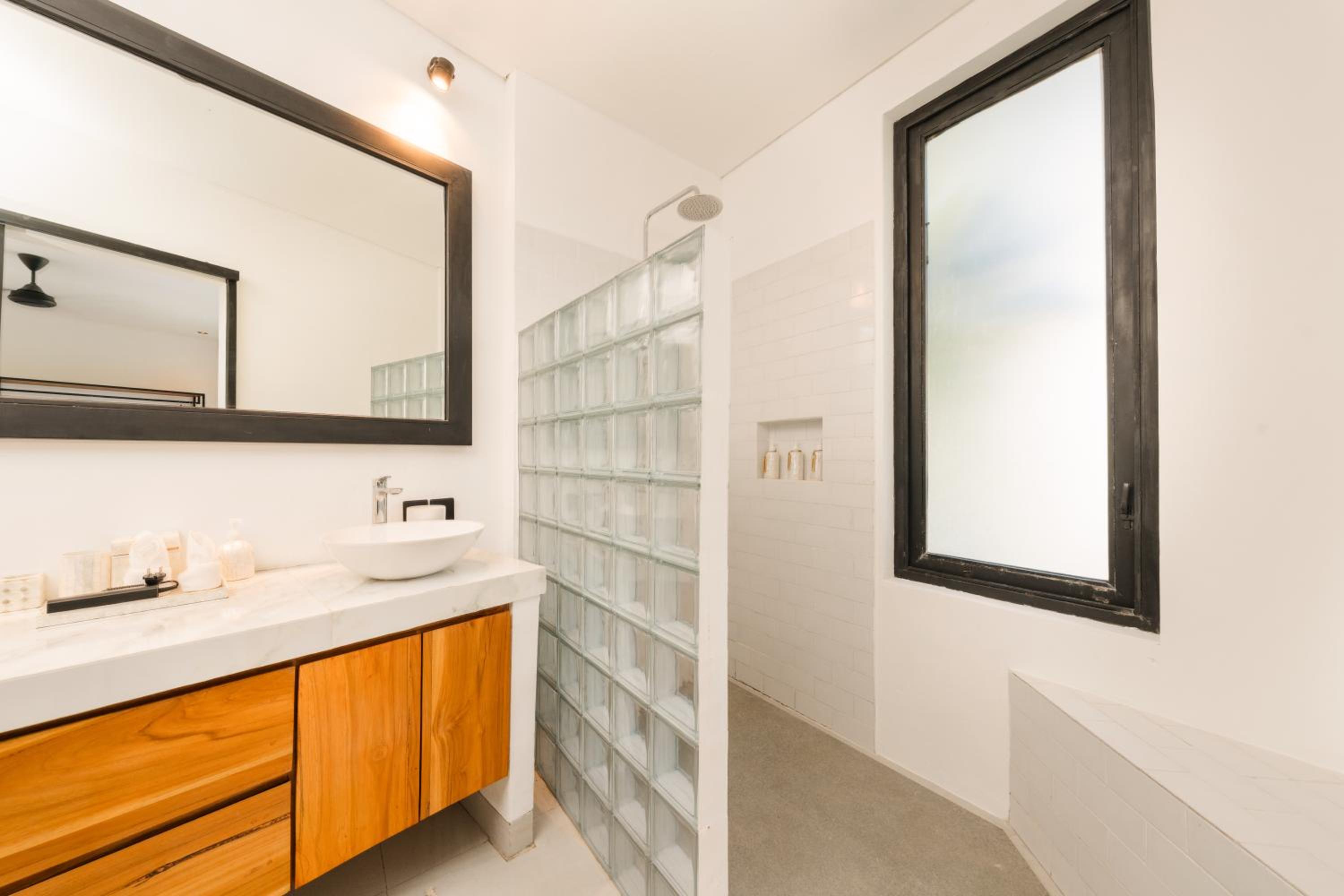 Spacious 5BR Modern Simplicity, Near Canggu's Best