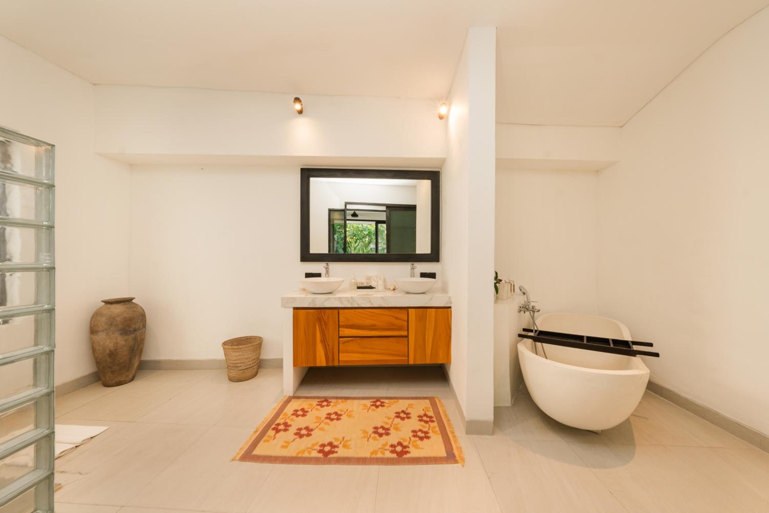Spacious 5BR Modern Simplicity, Near Canggu's Best