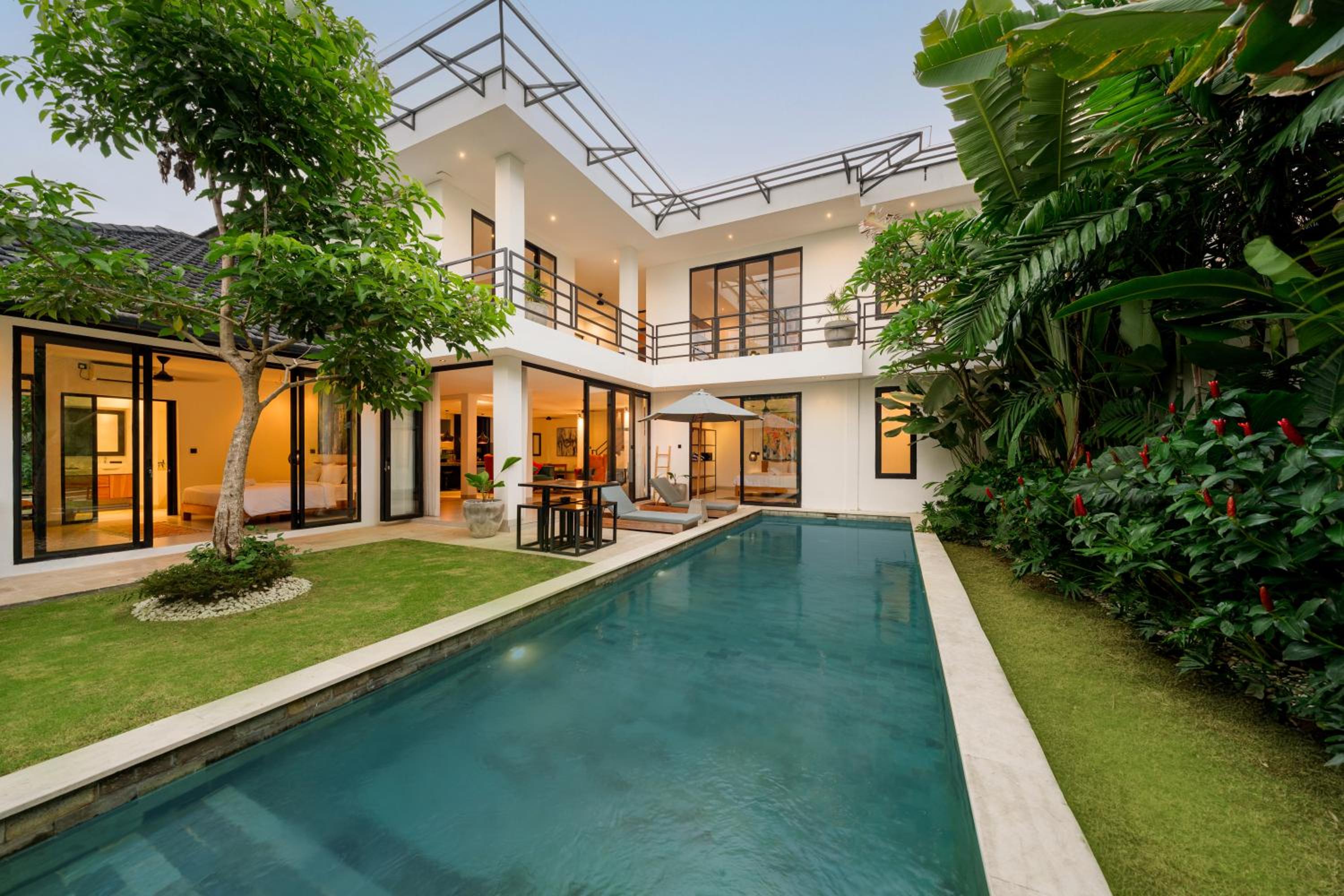 Spacious 5BR Modern Simplicity, Near Canggu's Best