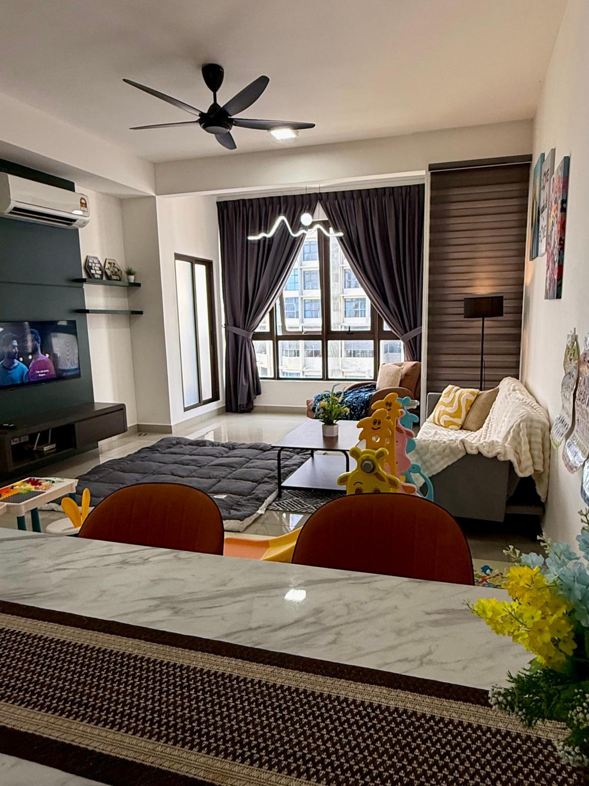 House Of Adhinata Homestay