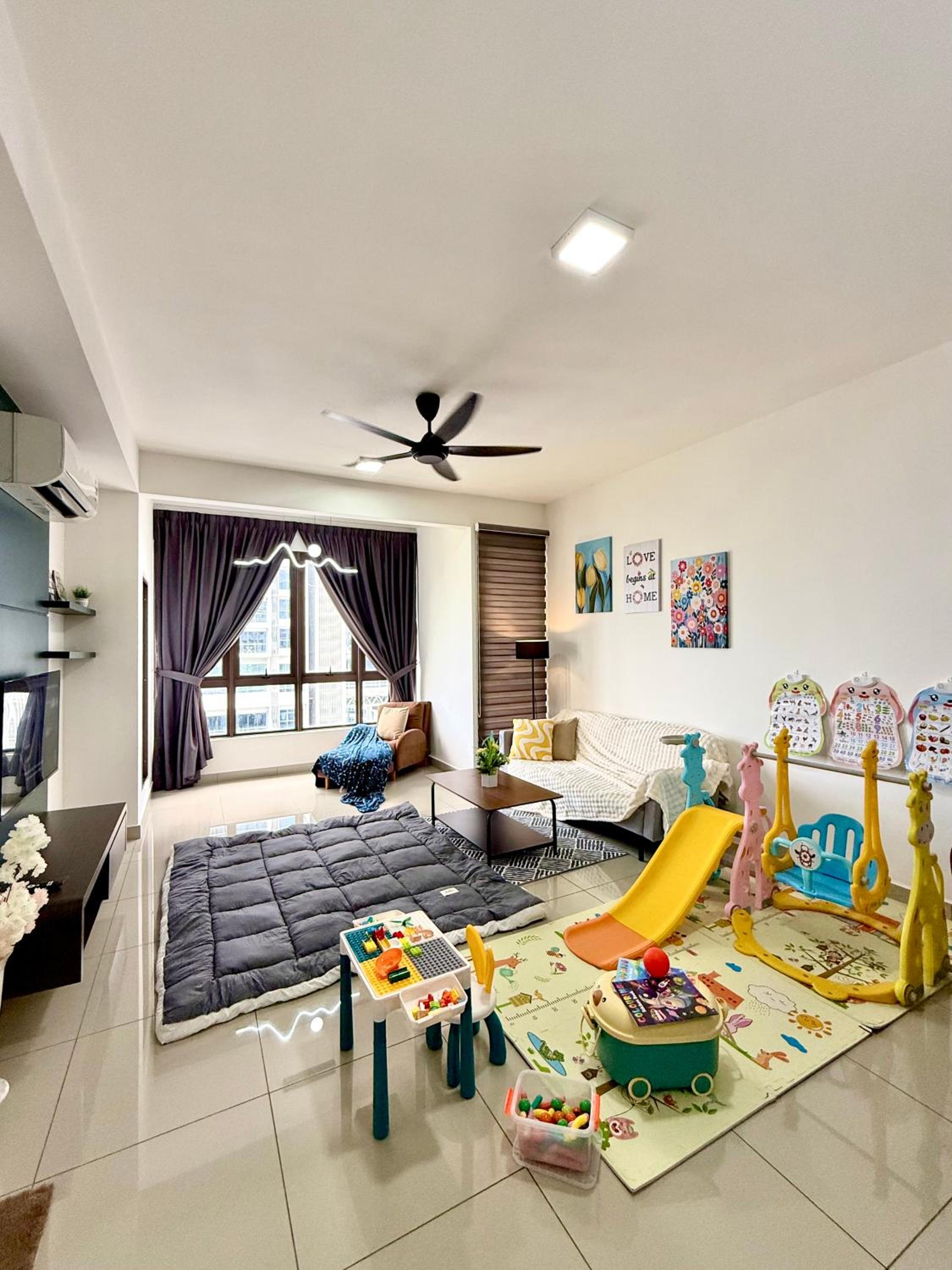 House Of Adhinata Homestay
