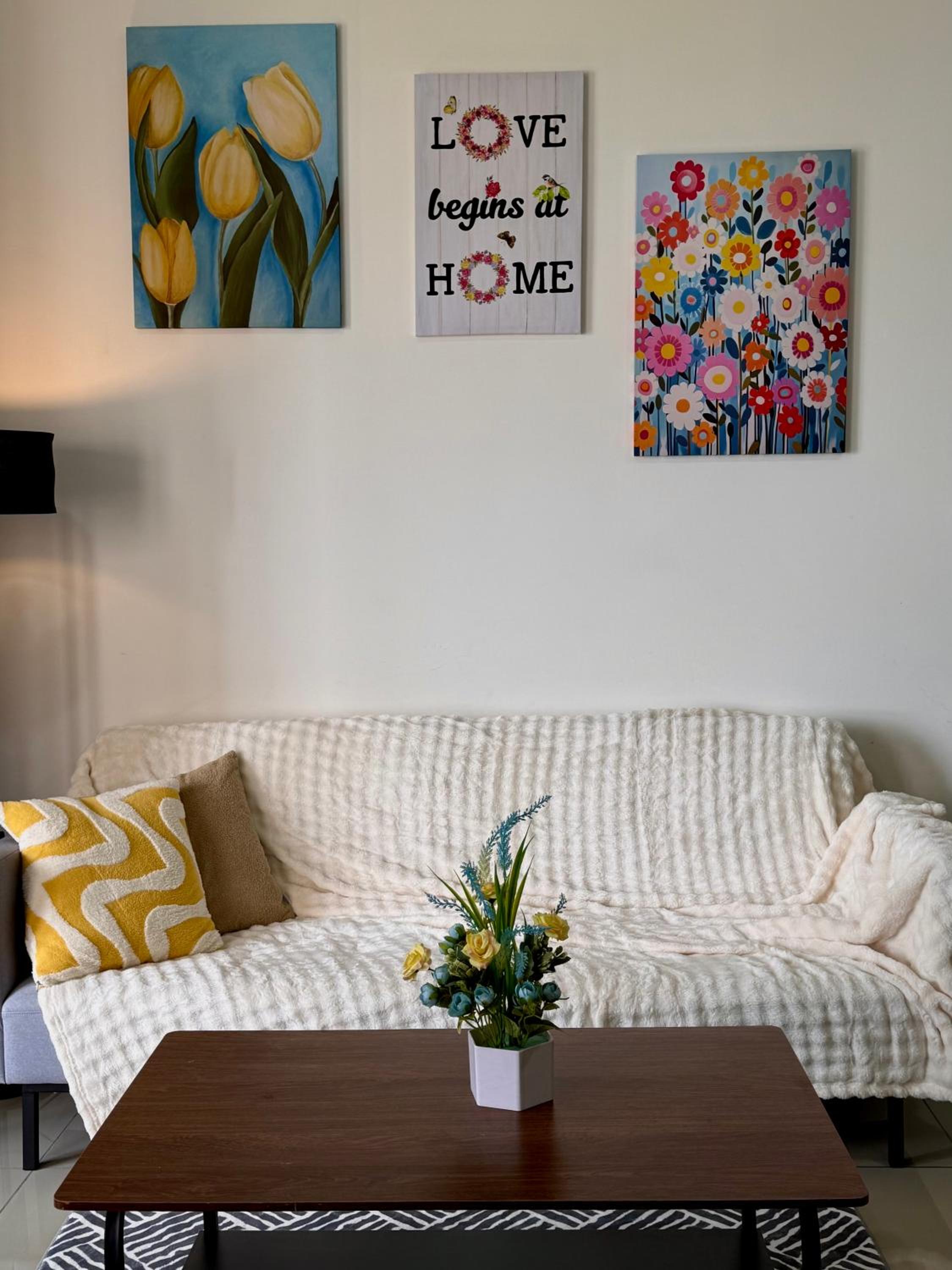 House Of Adhinata Homestay