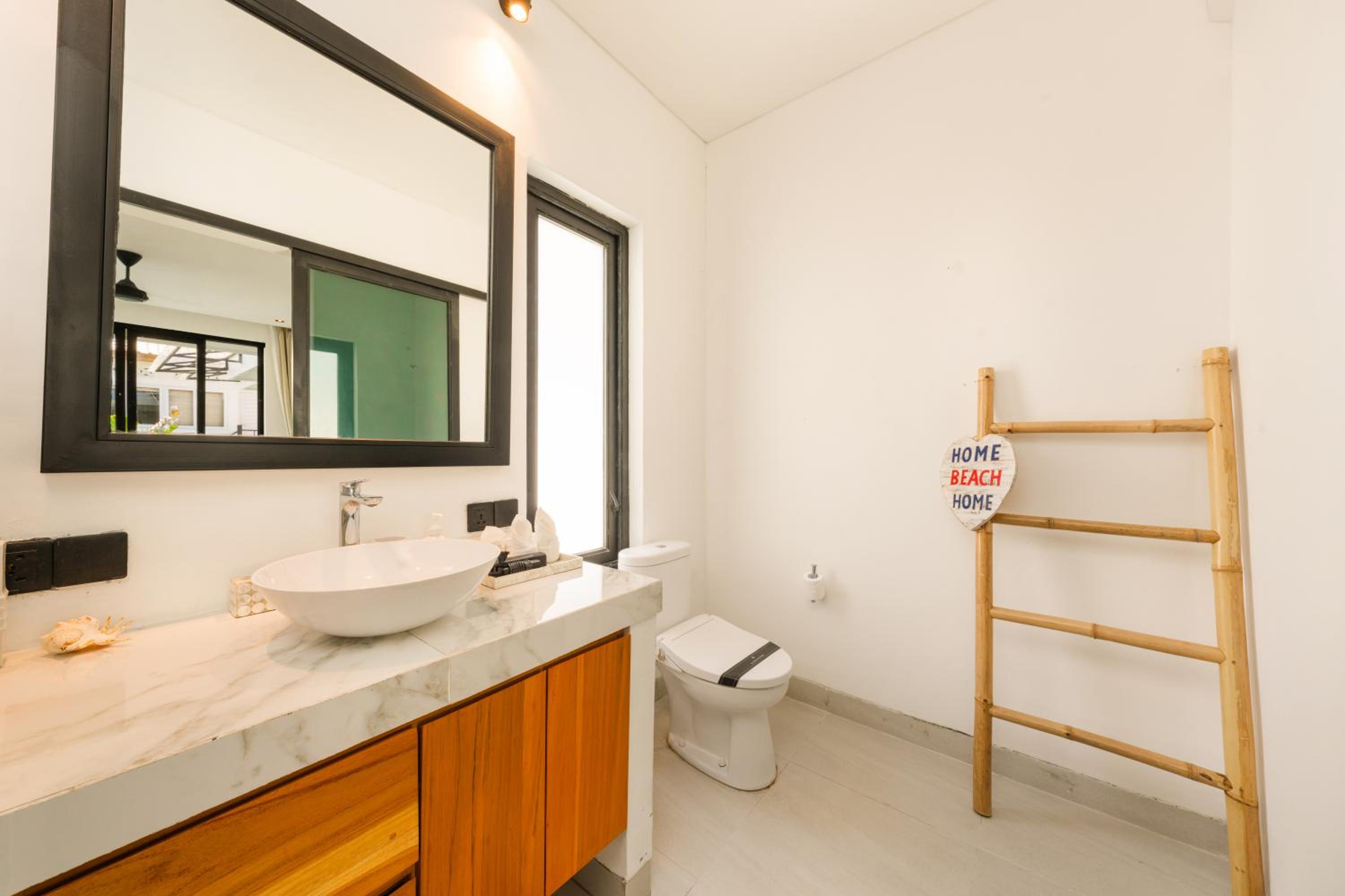 Spacious 5BR Modern Simplicity, Near Canggu's Best