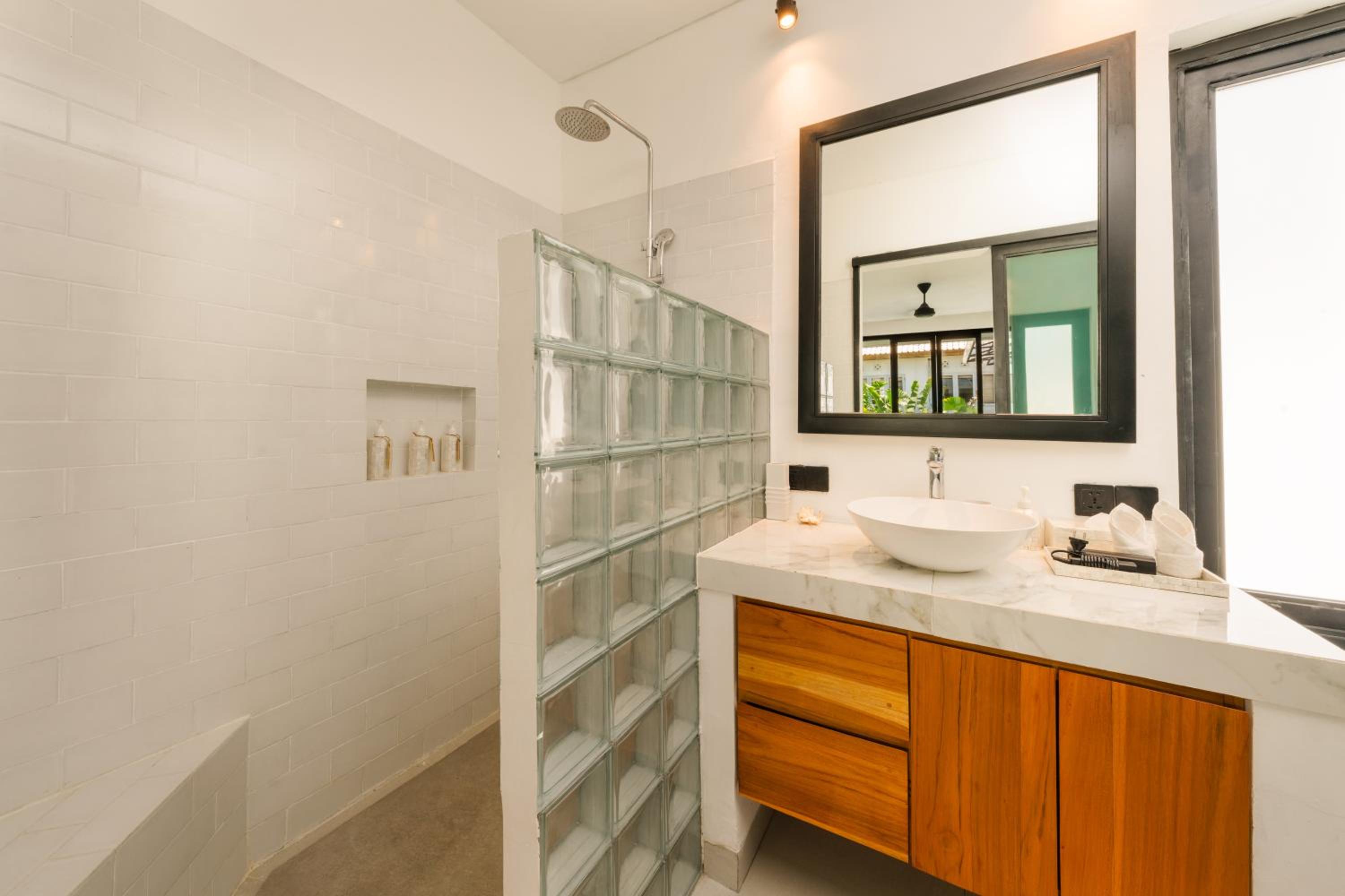 Spacious 5BR Modern Simplicity, Near Canggu's Best