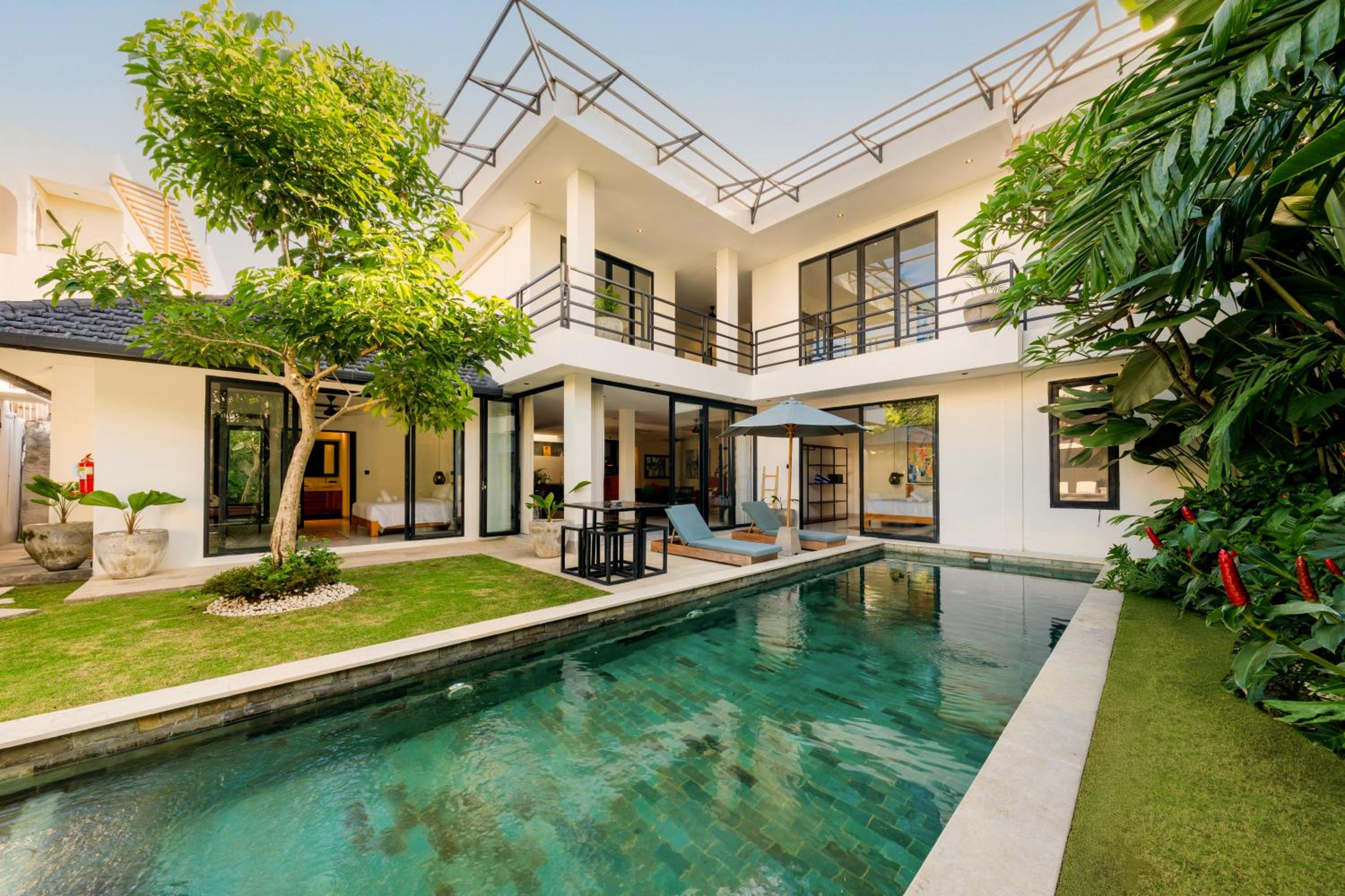 Spacious 5BR Modern Simplicity, Near Canggu's Best