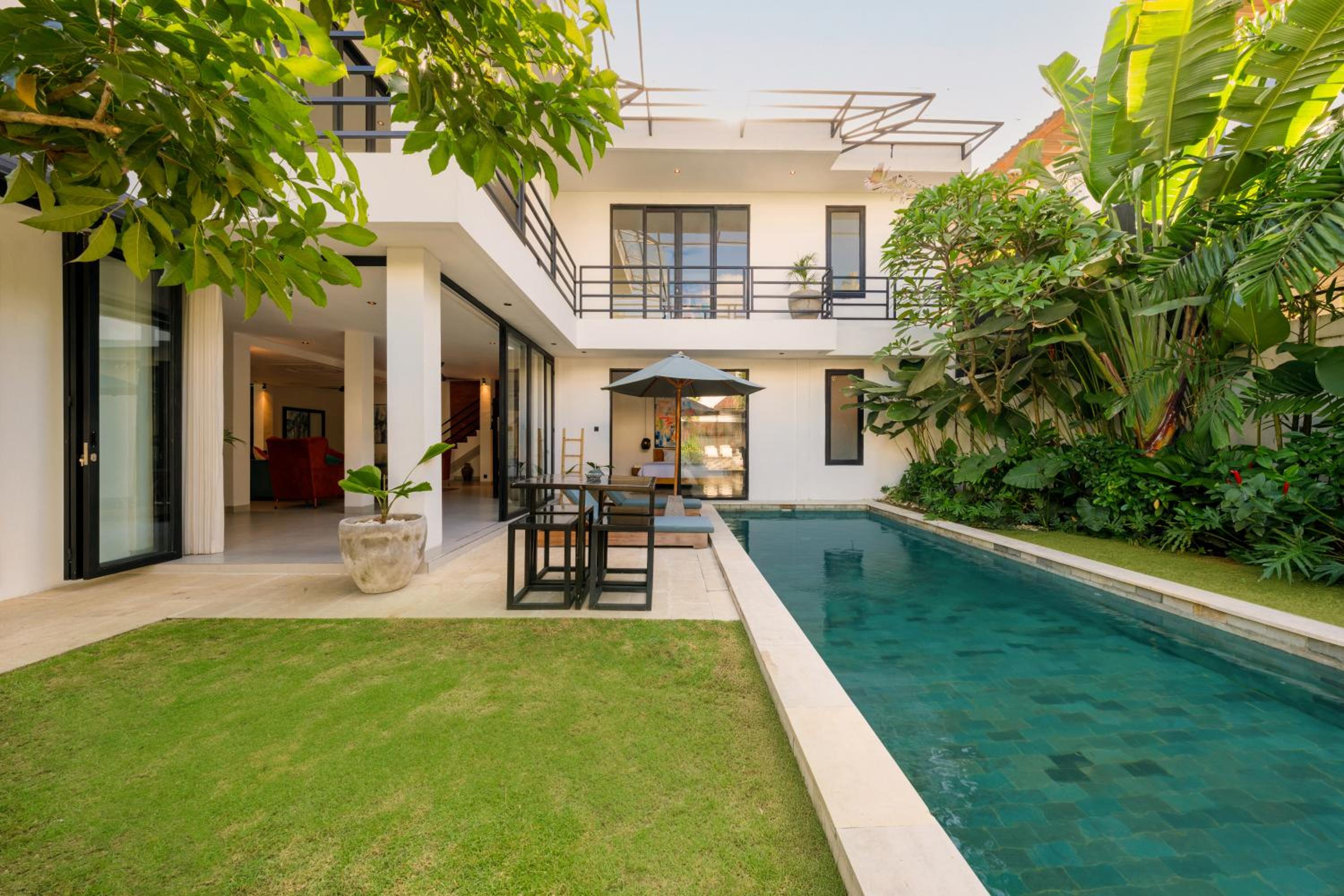 Spacious 5BR Modern Simplicity, Near Canggu's Best