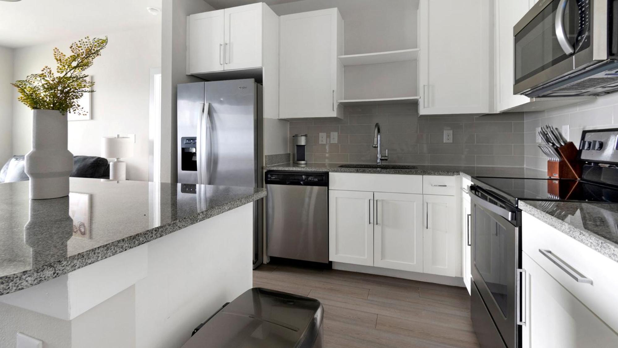Landing Spectacular 2BD Gym