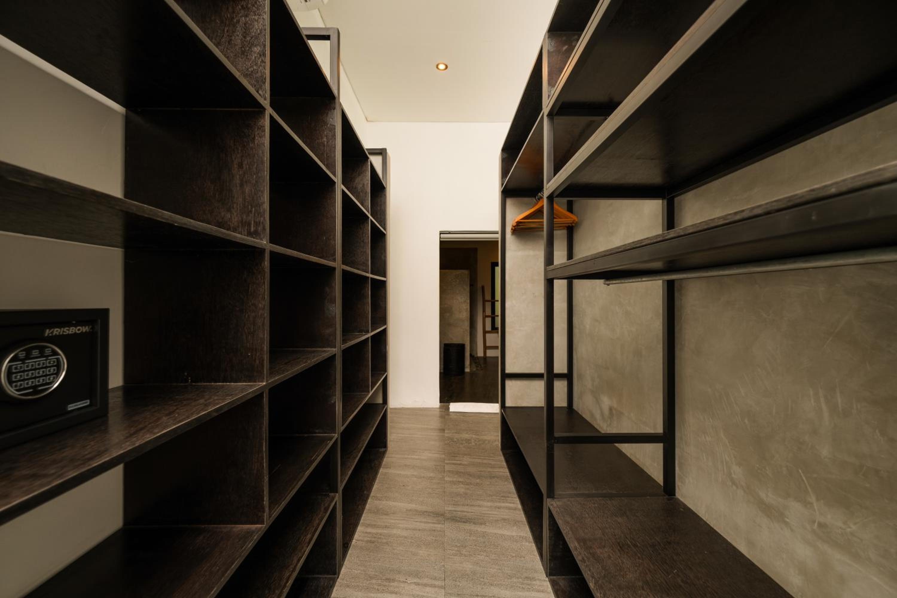 Elegant Modern 4BR Retreat in the Heart of Berawa
