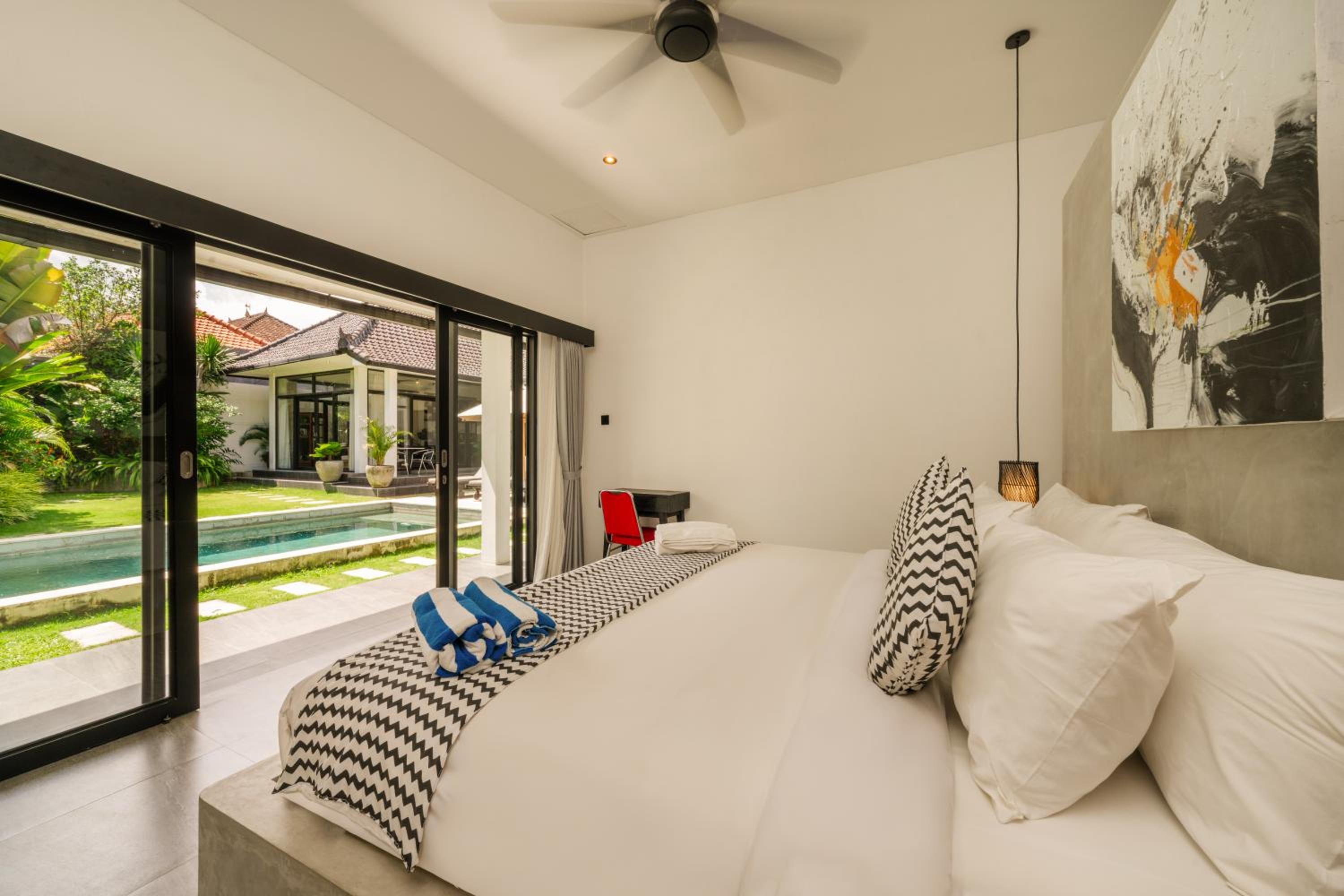 Elegant Modern 4BR Retreat in the Heart of Berawa
