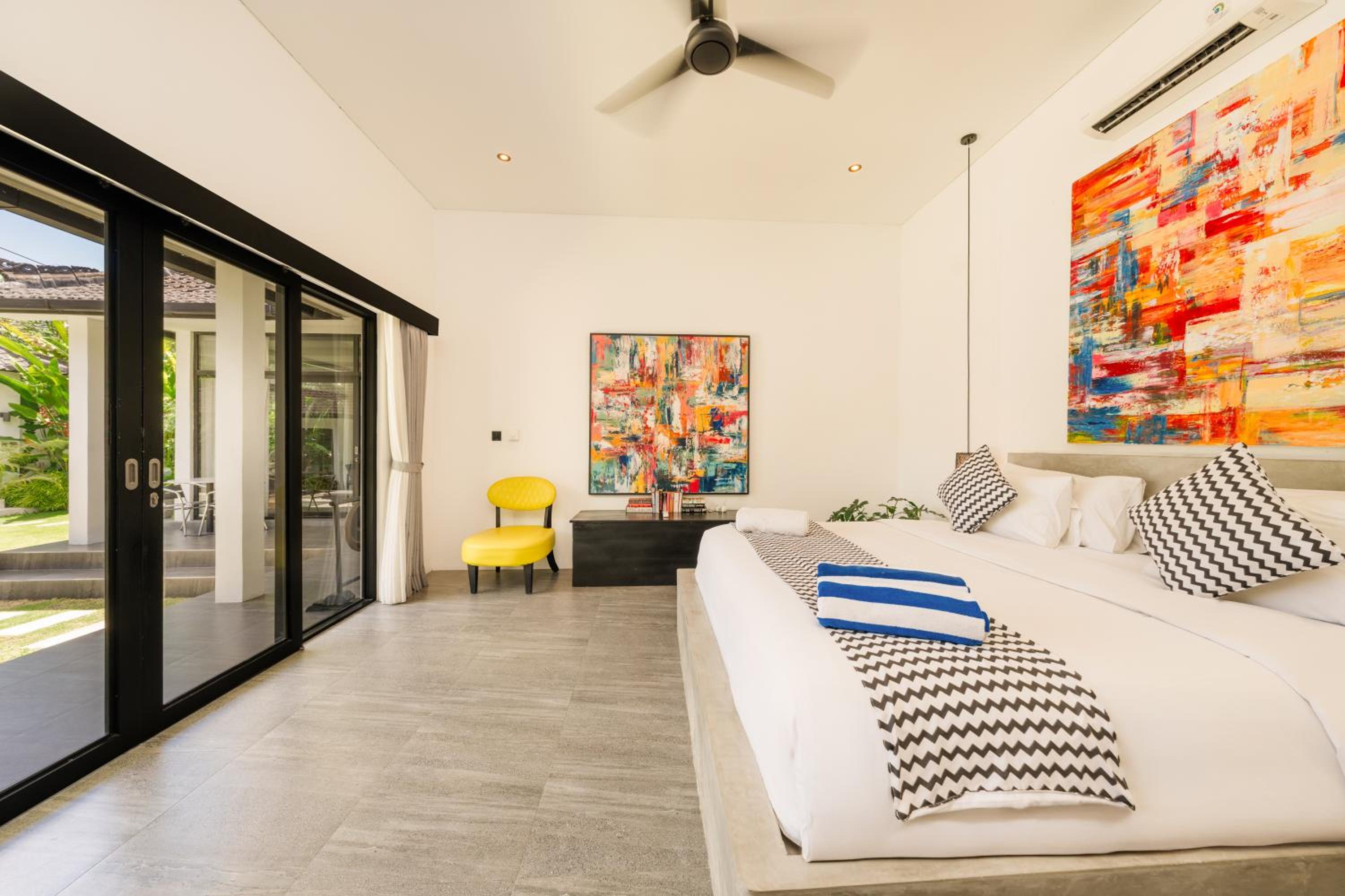 Elegant Modern 4BR Retreat in the Heart of Berawa