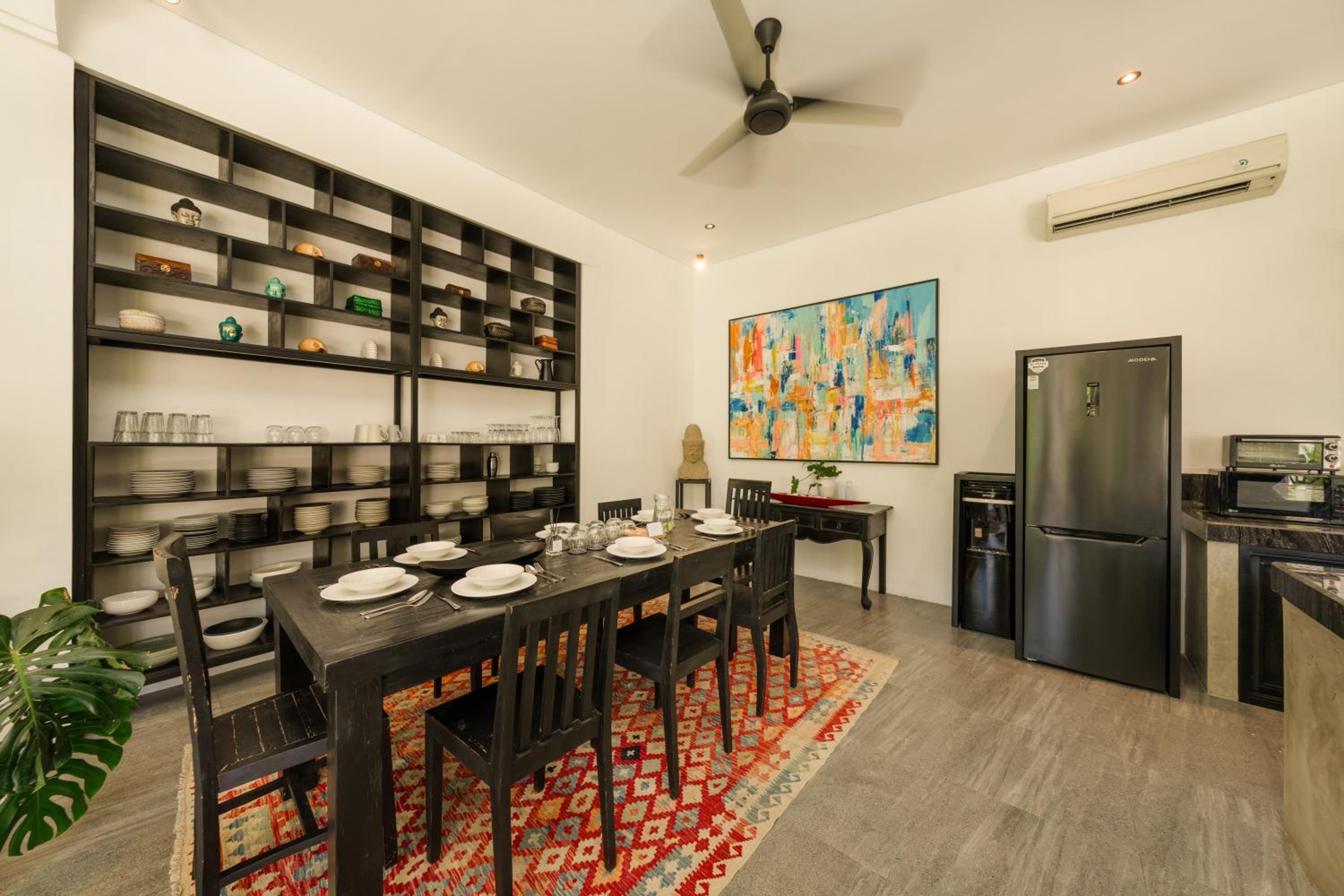 Elegant Modern 4BR Retreat in the Heart of Berawa