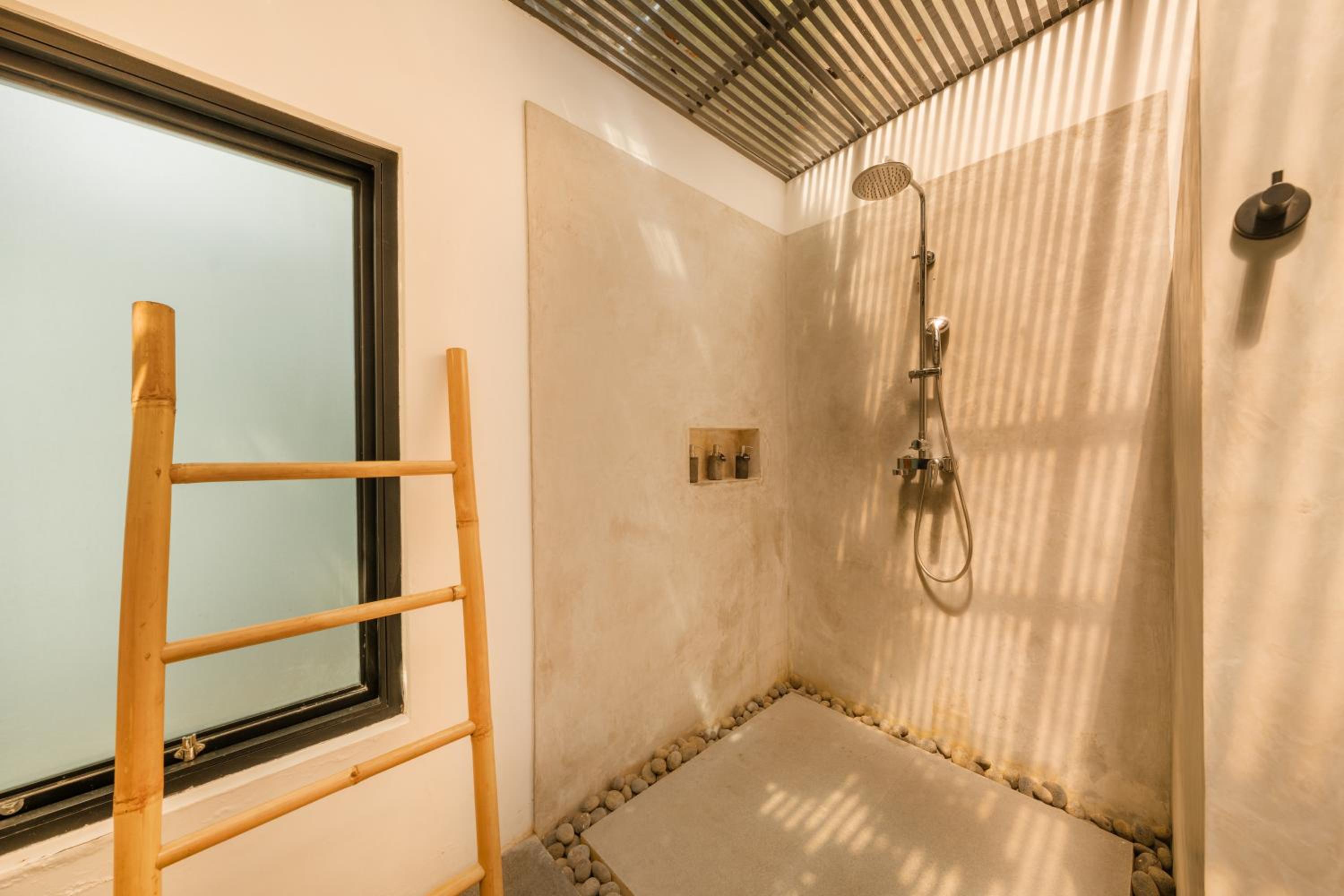 Elegant Modern 4BR Retreat in the Heart of Berawa