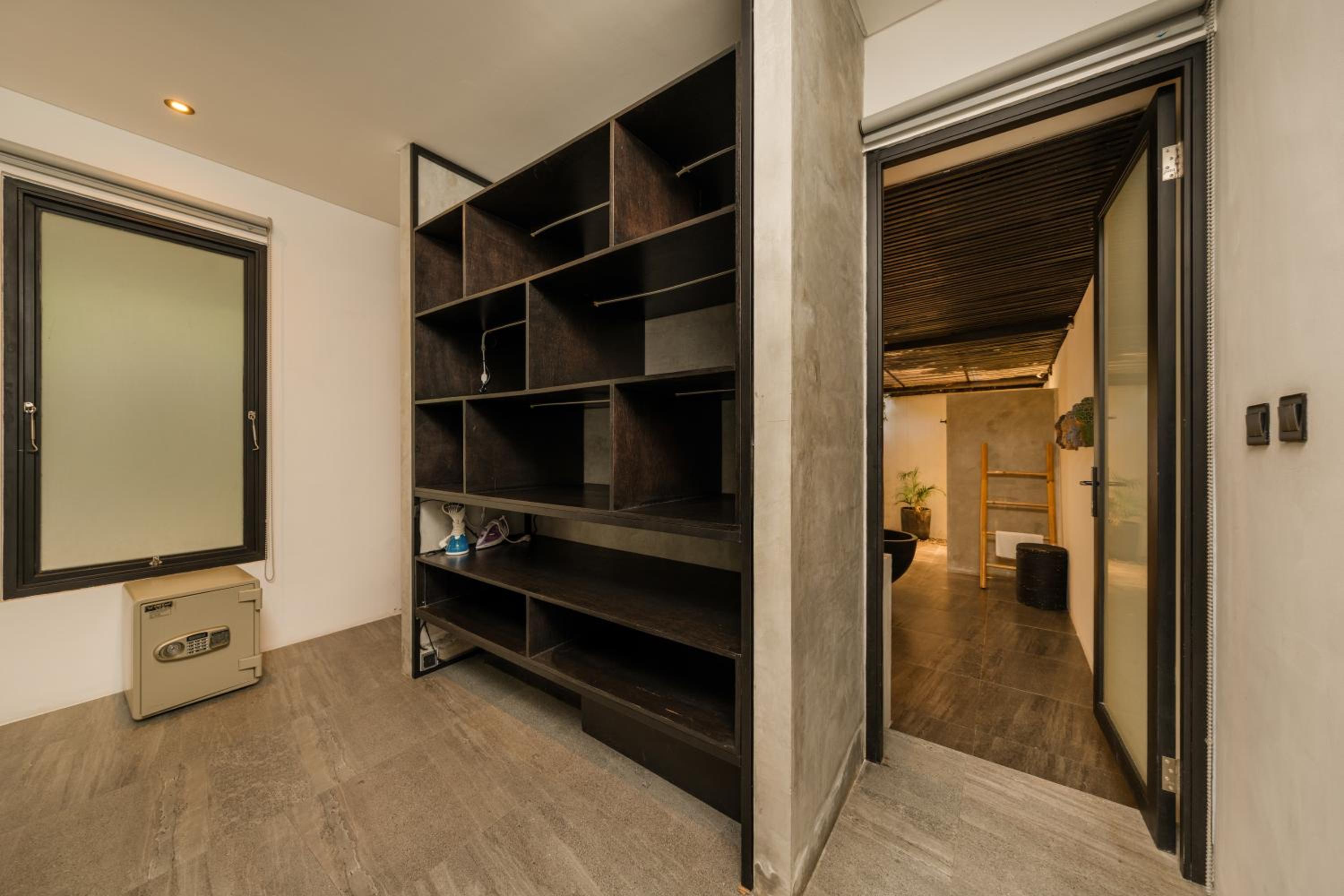 Elegant Modern 4BR Retreat in the Heart of Berawa