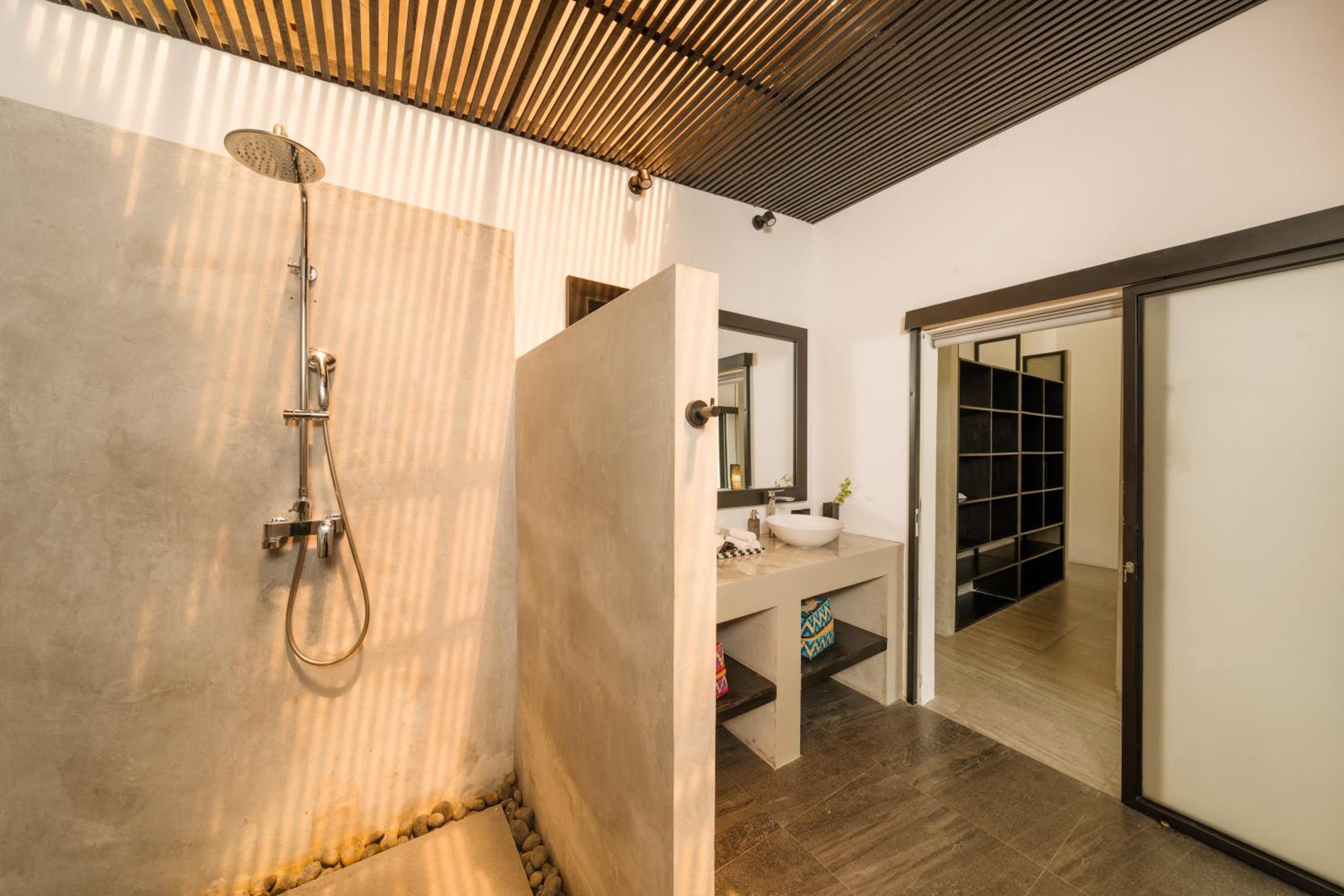 Elegant Modern 4BR Retreat in the Heart of Berawa
